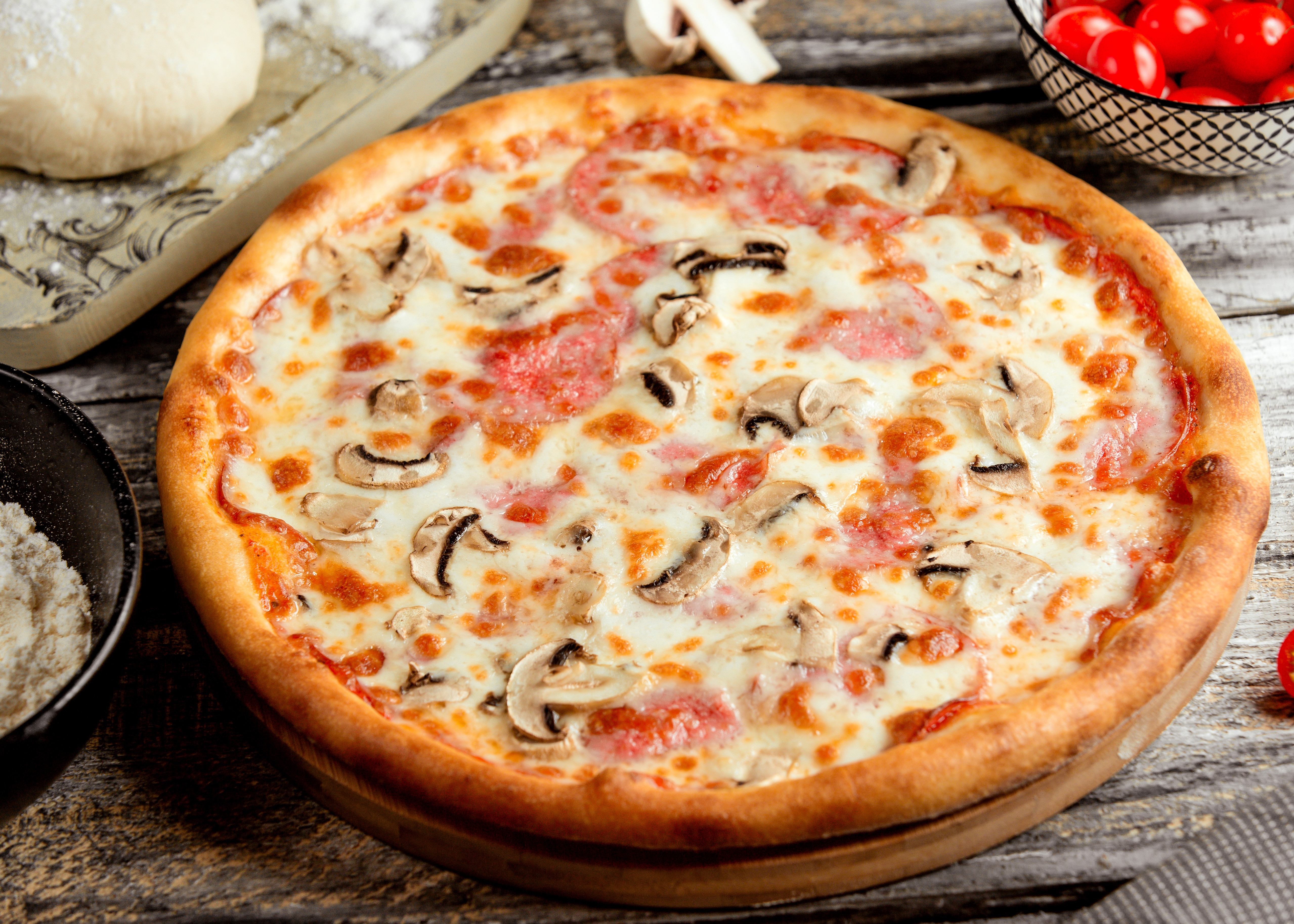 Laden Sie das Pizza, Nahrungsmittel, Stillleben-Bild kostenlos auf Ihren PC-Desktop herunter