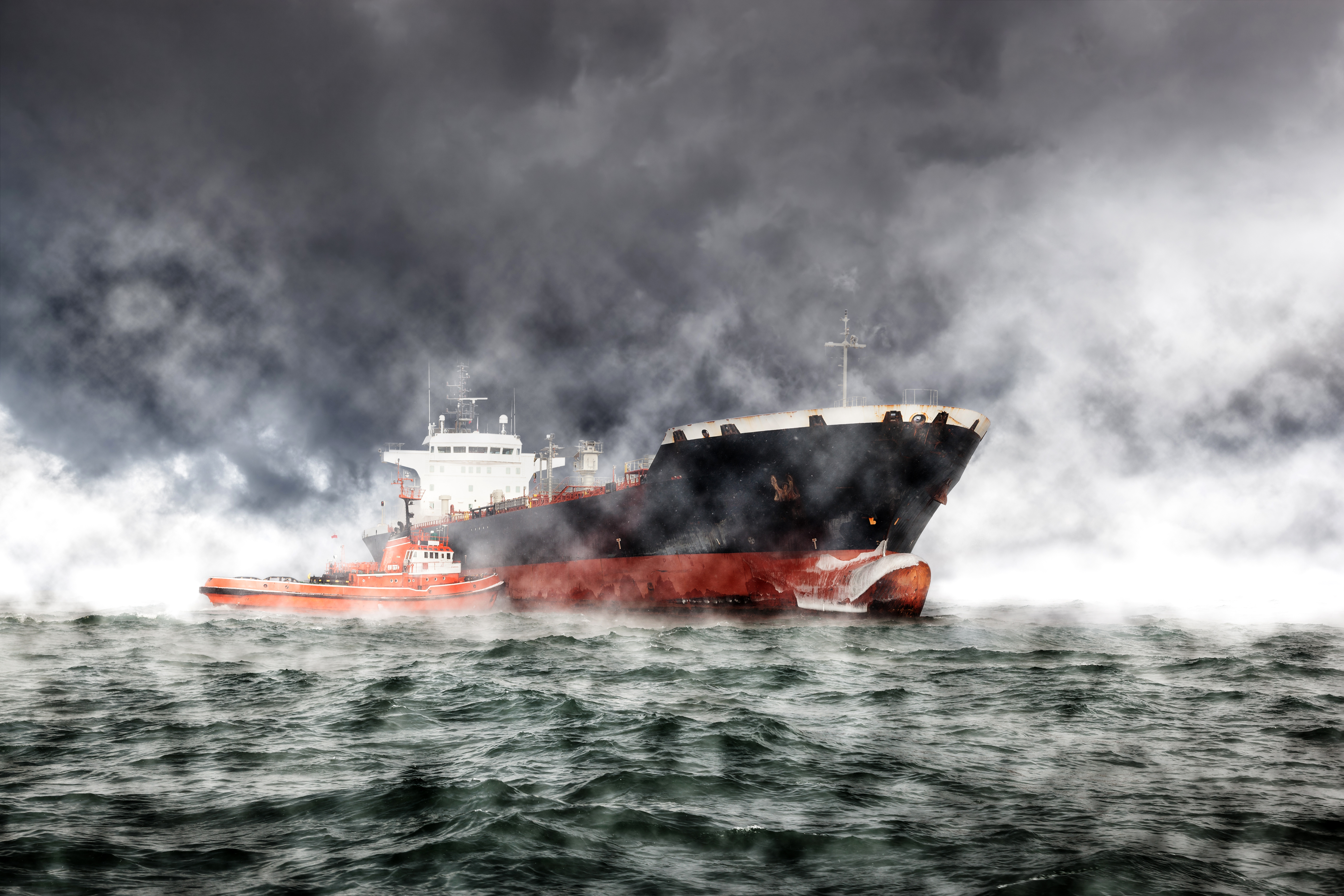 809224 скачать картинку корабль, транспортные средства, танкер, туман, океан - обои и заставки бесплатно