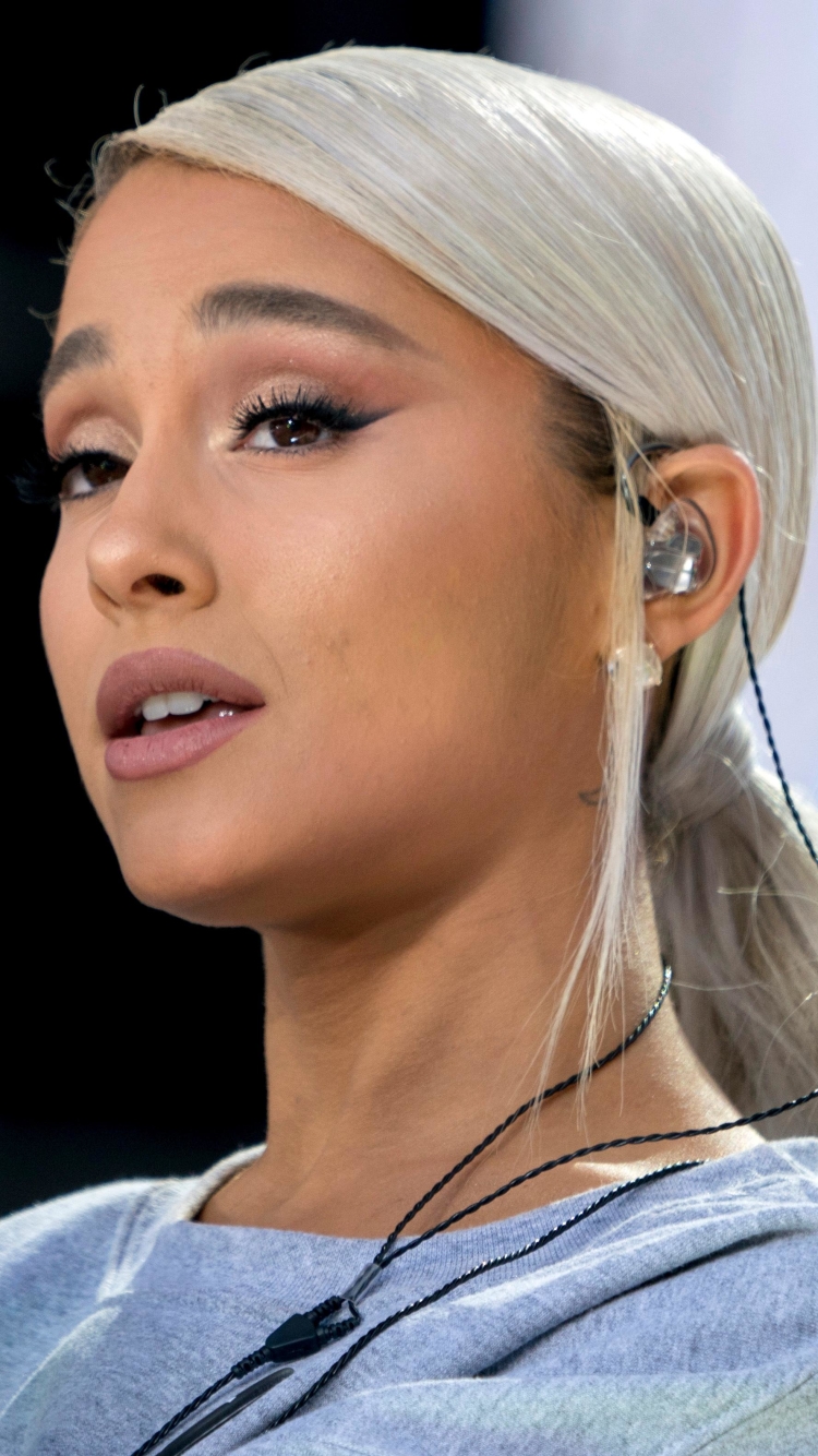 Download mobile wallpaper Singer, American, Celebrity, Actress, Ariana Grande for free.