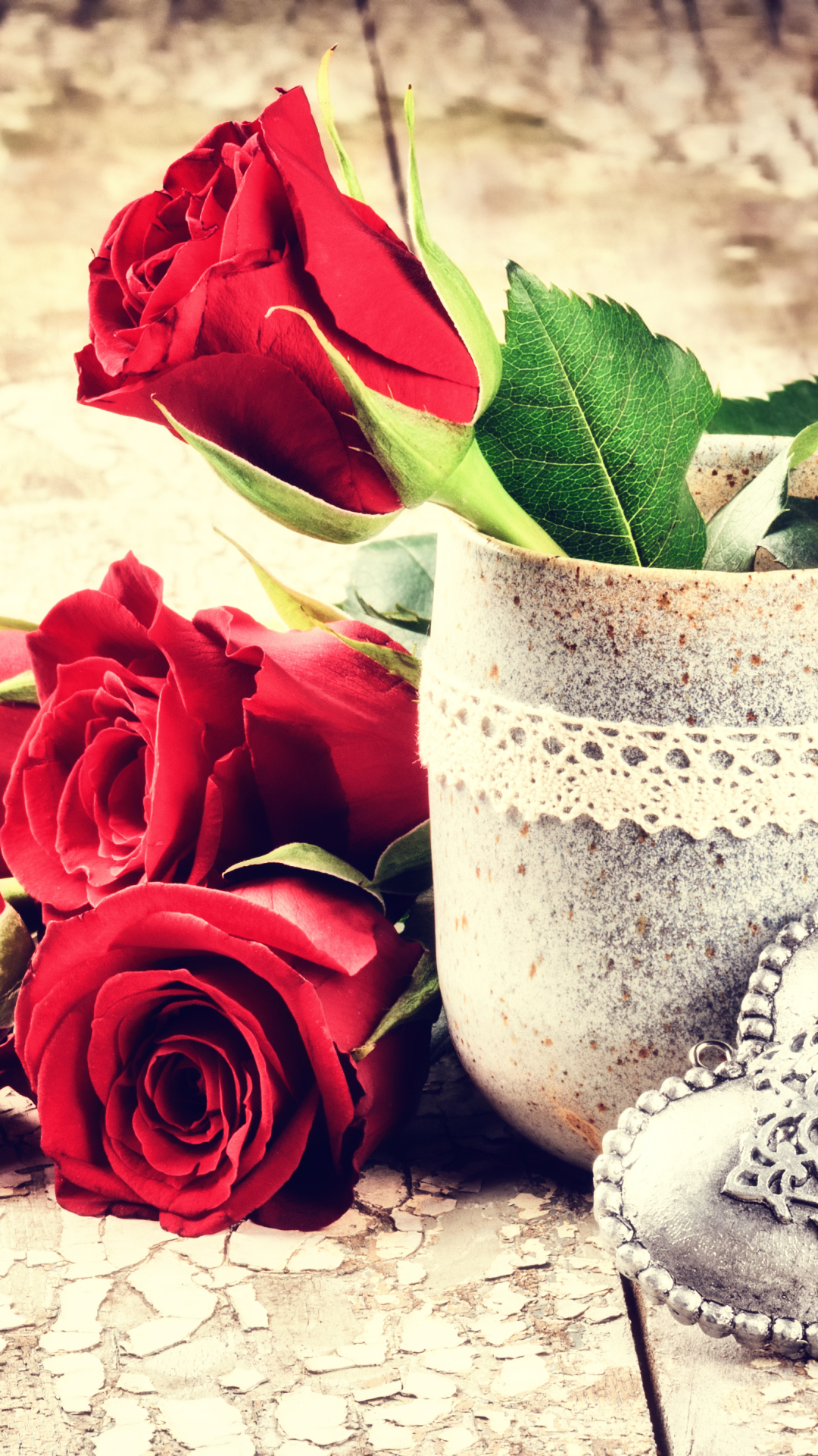 Скачати мобільні шпалери День Святого Валентина, Роза, Свято, Серце, Червона Троянда, Кубок безкоштовно.