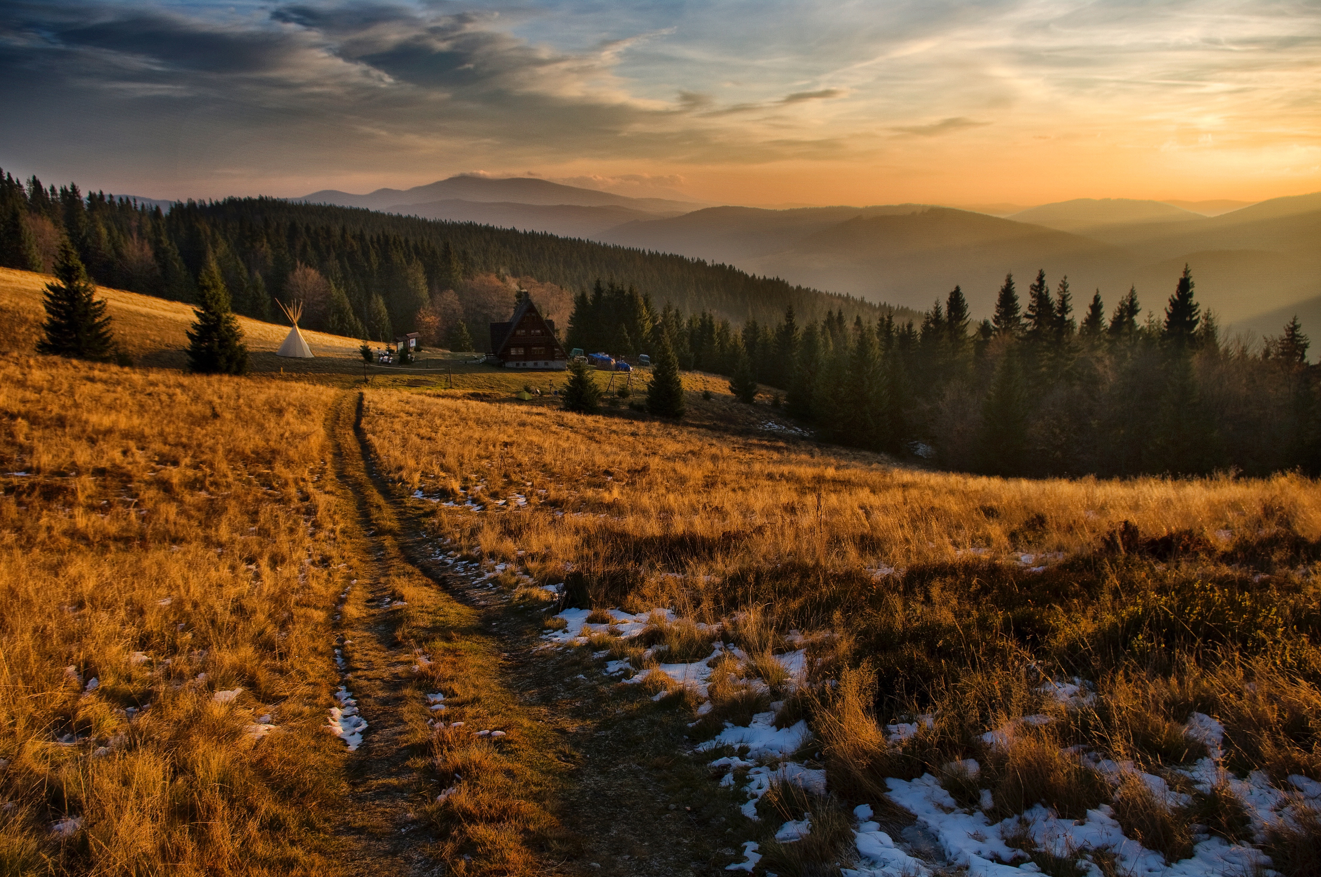 Laden Sie das Natur, Grass, Mountains, Polen, Dorf, Schnee, Feld-Bild kostenlos auf Ihren PC-Desktop herunter