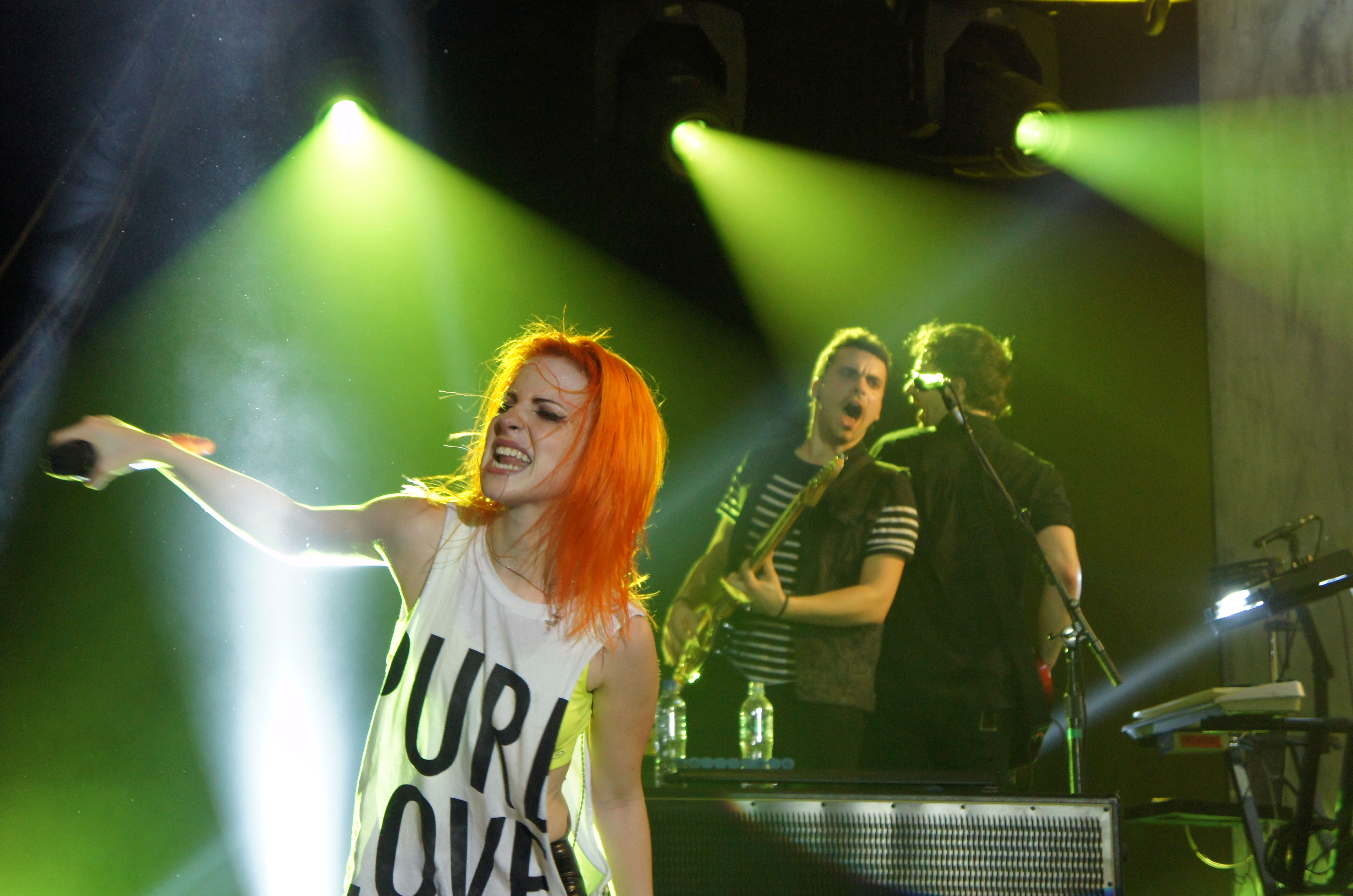 Handy-Wallpaper Musik, Hayley Williams kostenlos herunterladen.