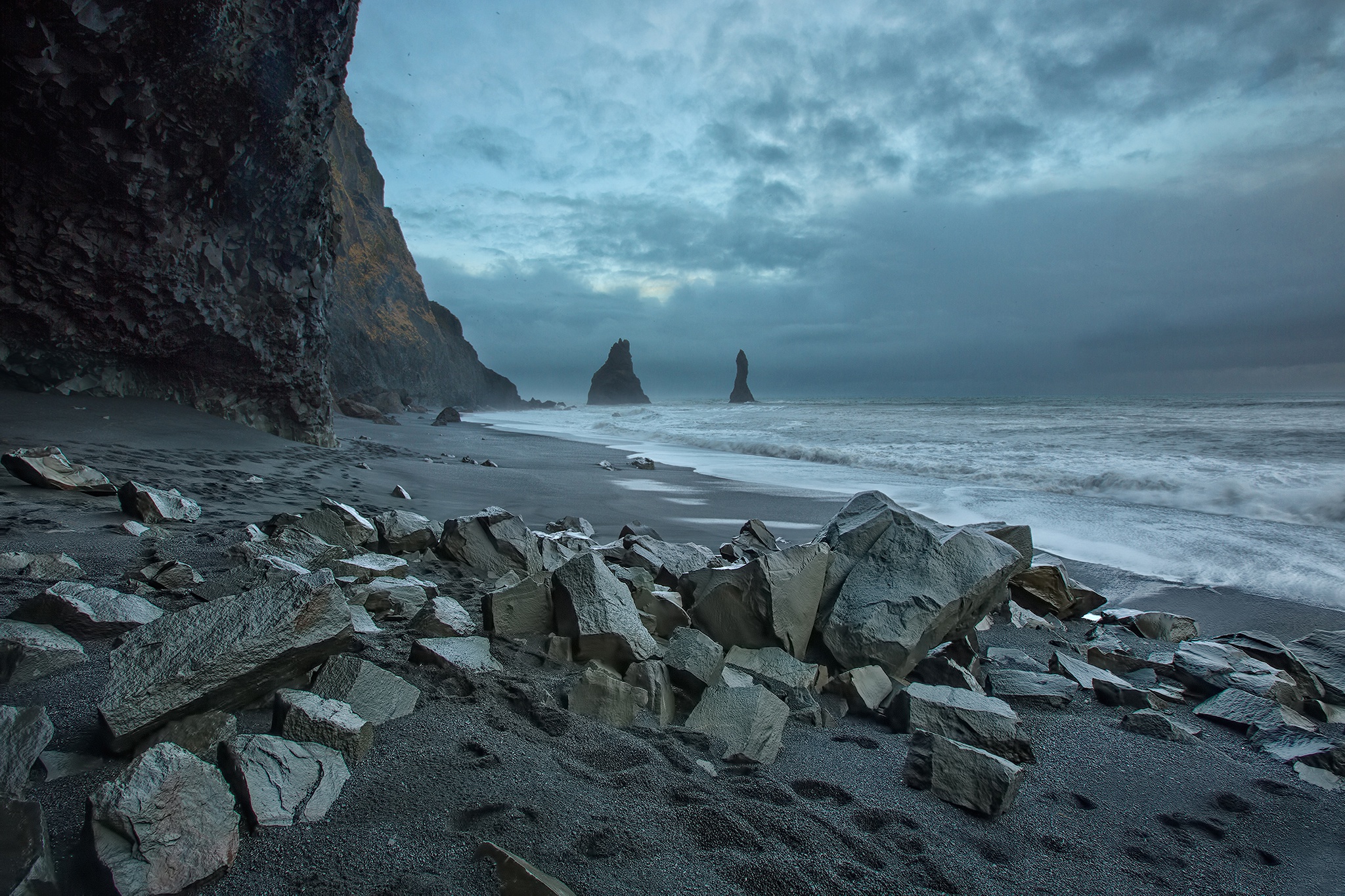 Скачати мобільні шпалери Море, Земля, Камінь, Ісландія, Пляжний безкоштовно.