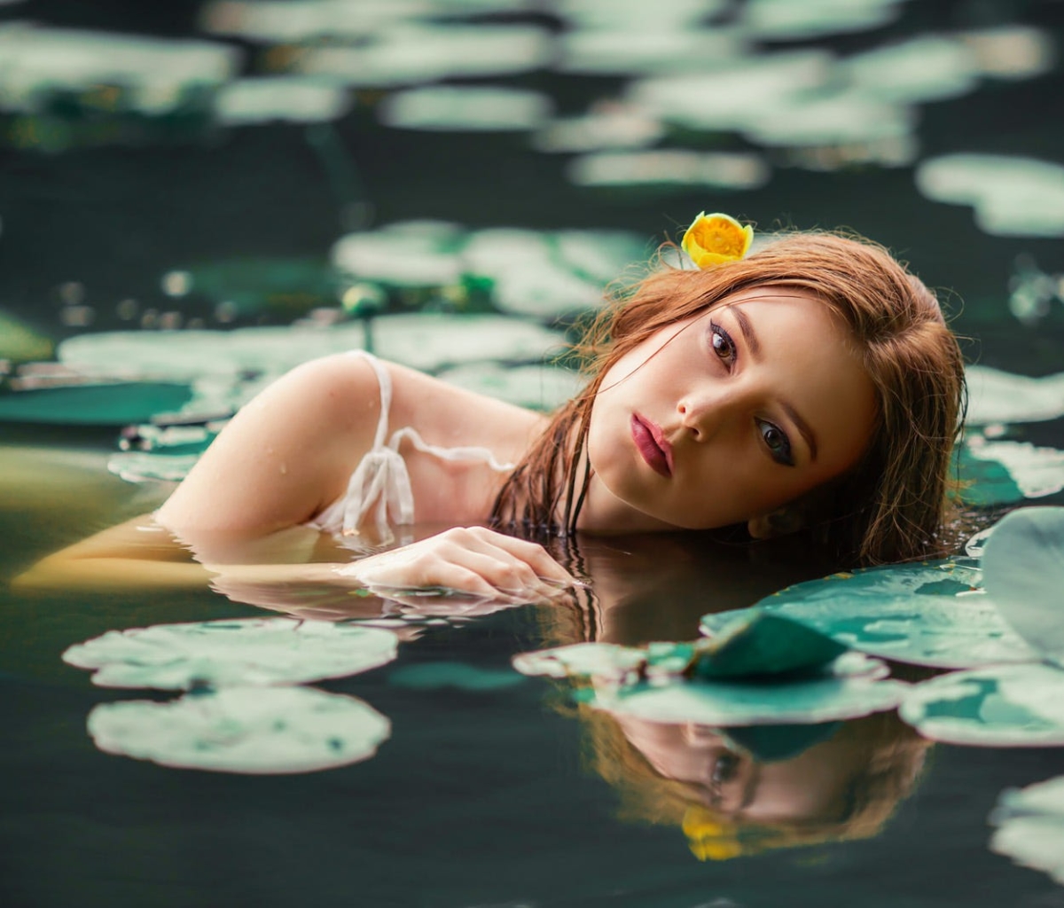 Download mobile wallpaper Reflection, Pond, Model, Women, Lipstick, Lily Pad for free.