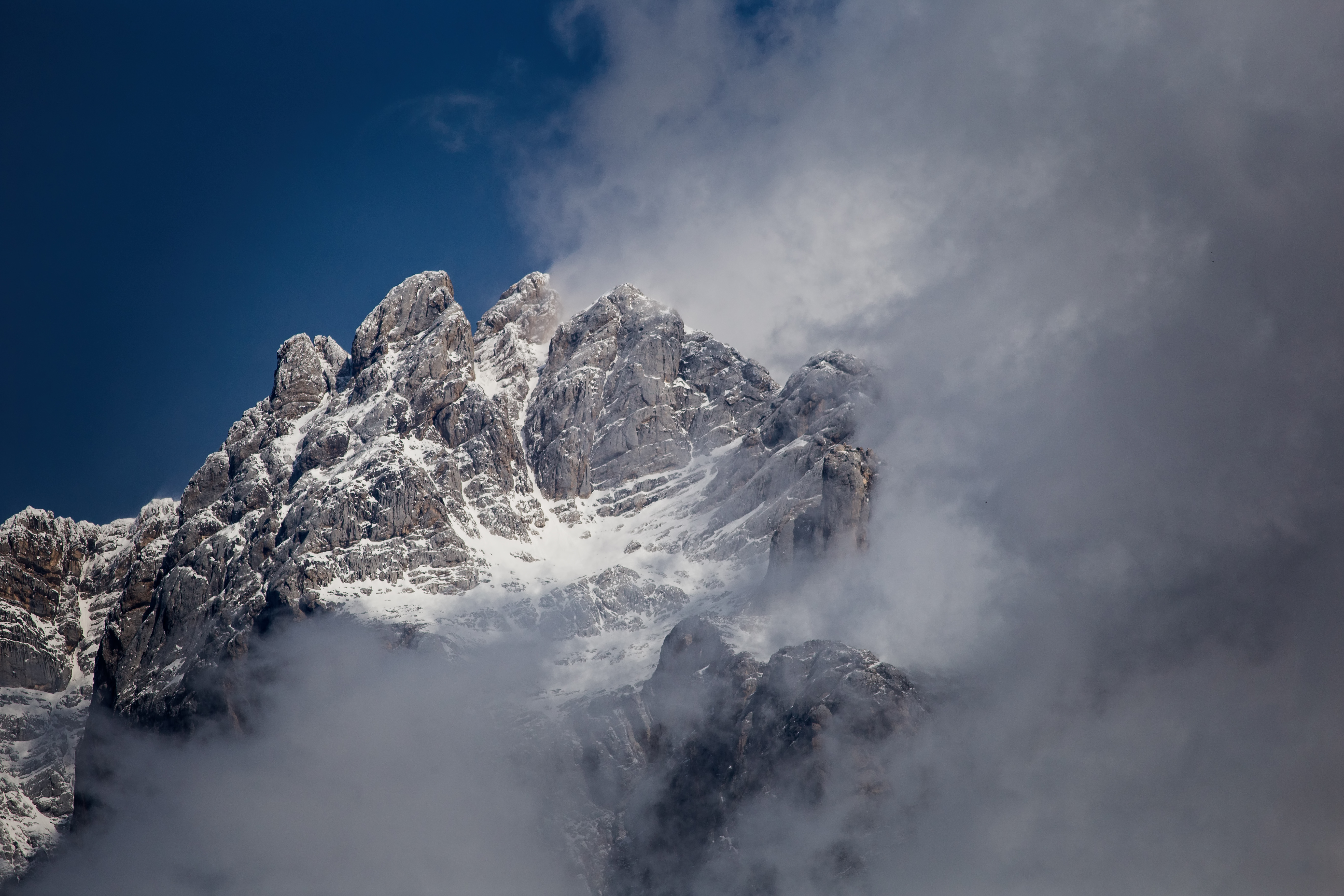 Скачать обои бесплатно Туман, Гора, Снежный, Скалы, Природа, Снег картинка на рабочий стол ПК