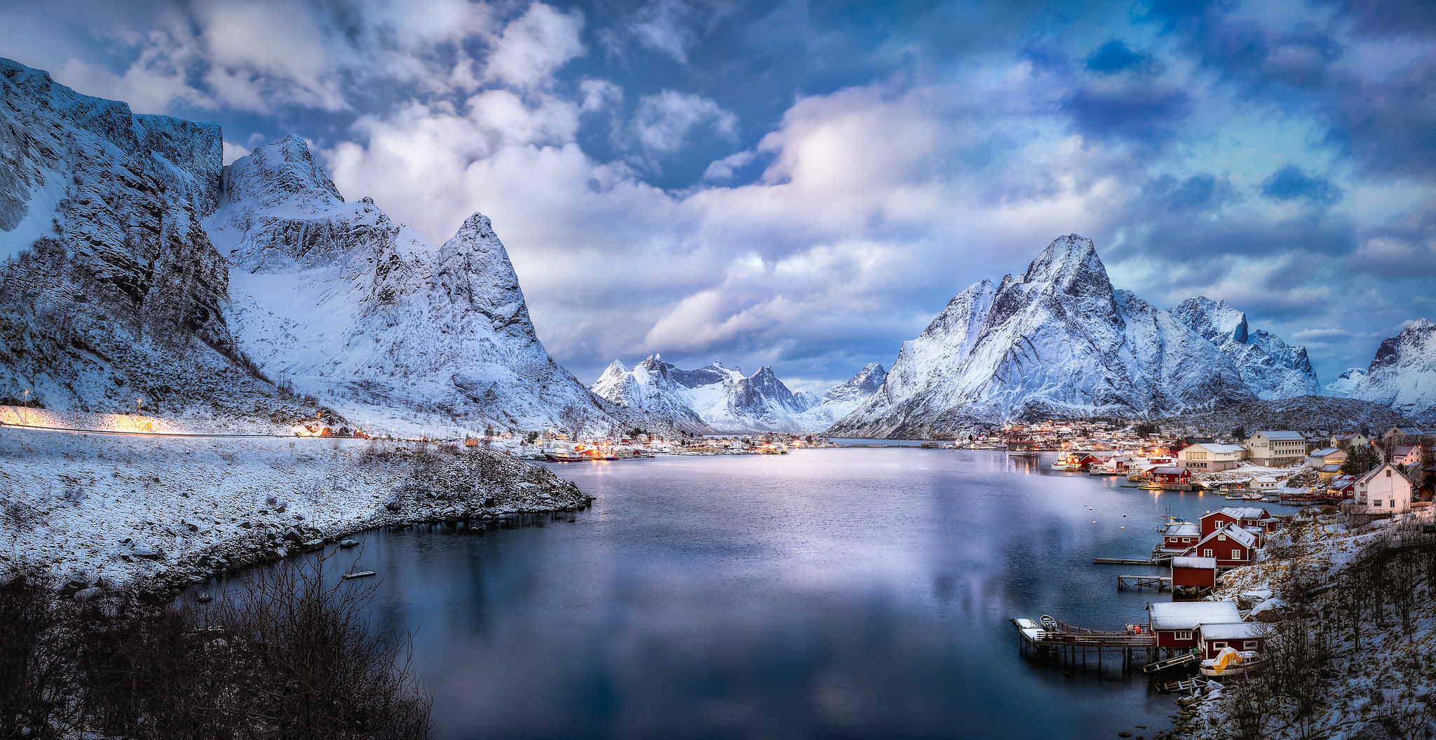851923 скачать картинку норвегия, зима, облака, фотографии, лофотенские острова, ландшафт, гора, рейне, деревня - обои и заставки бесплатно
