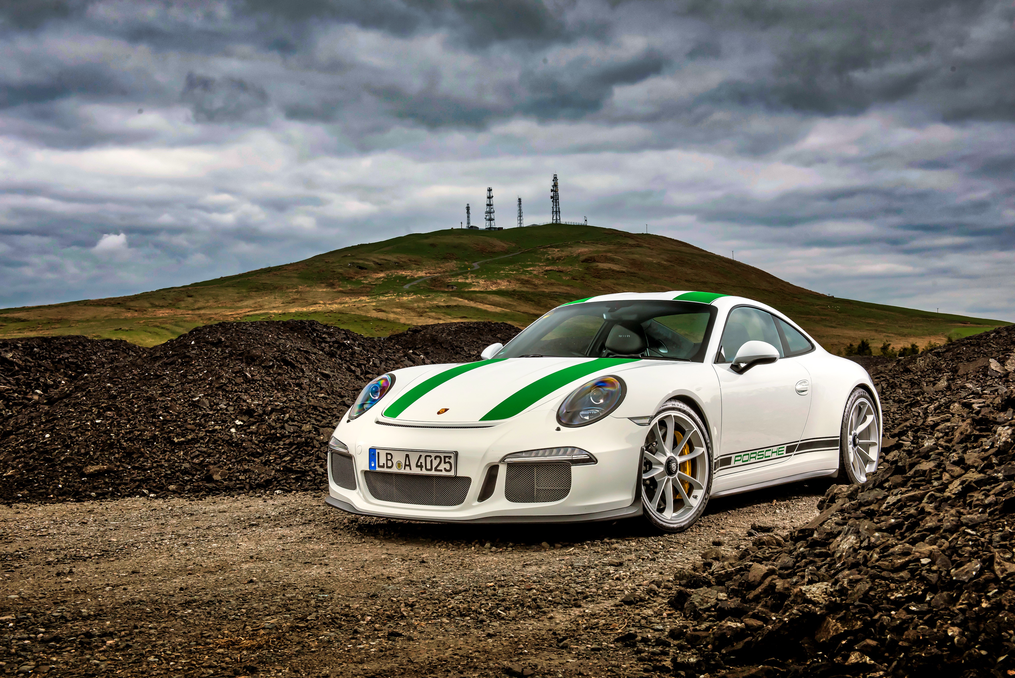 Скачати мобільні шпалери Порш, Автомобіль, Porsche 911, Транспортні Засоби, Білий Автомобіль, Porsche 911 Turbo безкоштовно.
