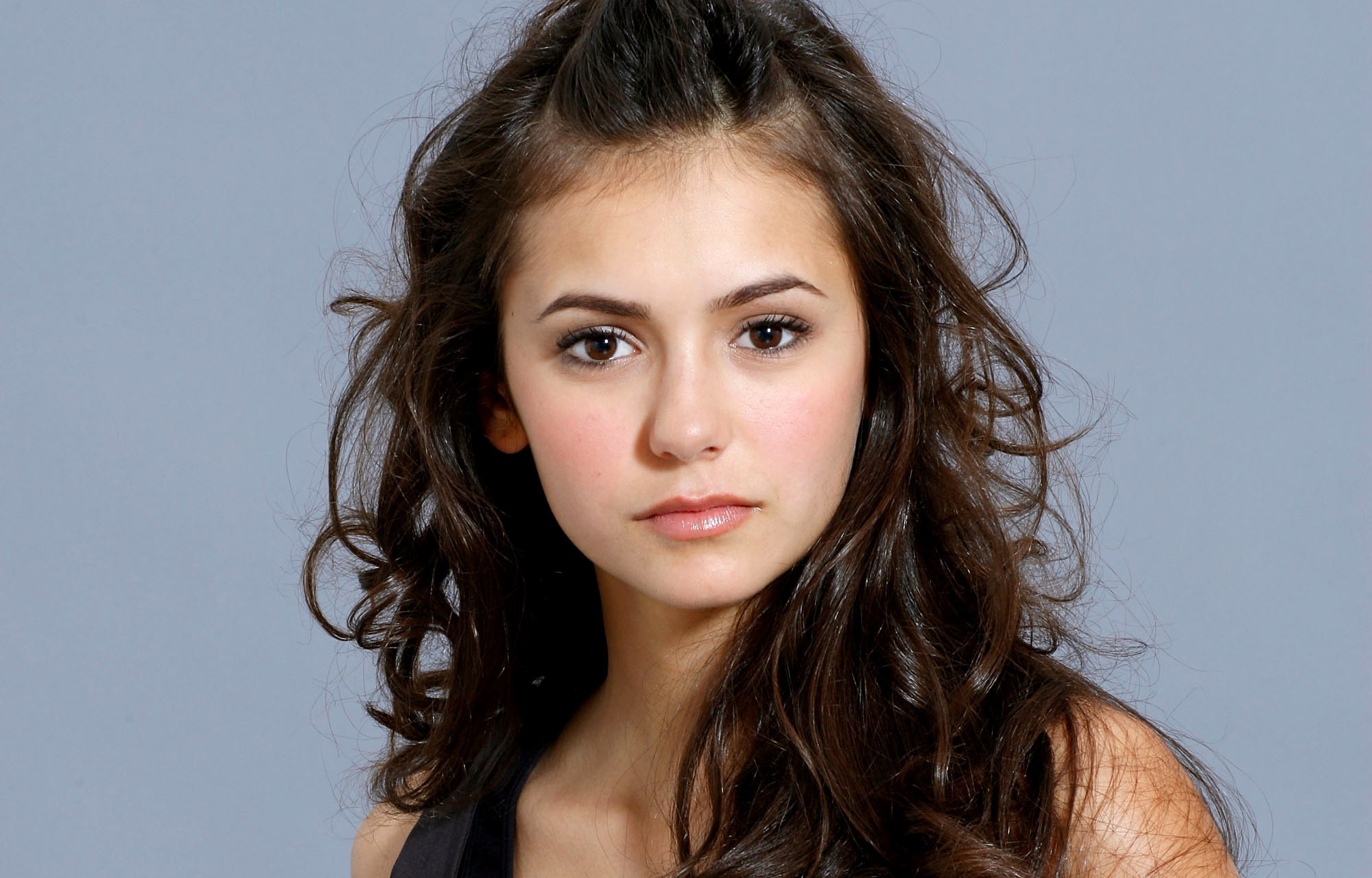 Download mobile wallpaper Celebrity, Nina Dobrev for free.