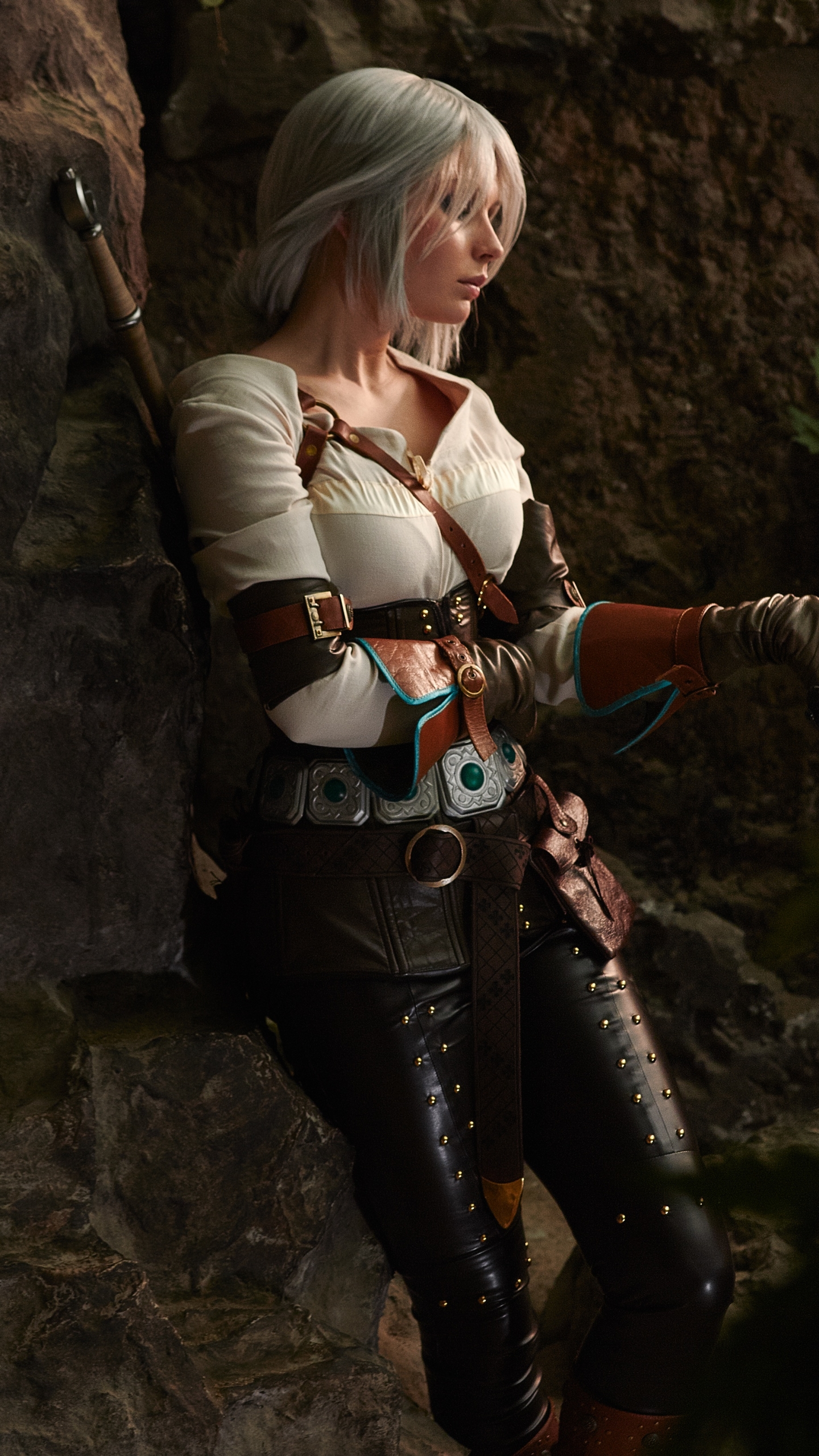 Download mobile wallpaper Women, White Hair, Woman Warrior, Cosplay, The Witcher 3: Wild Hunt, Ciri (The Witcher) for free.