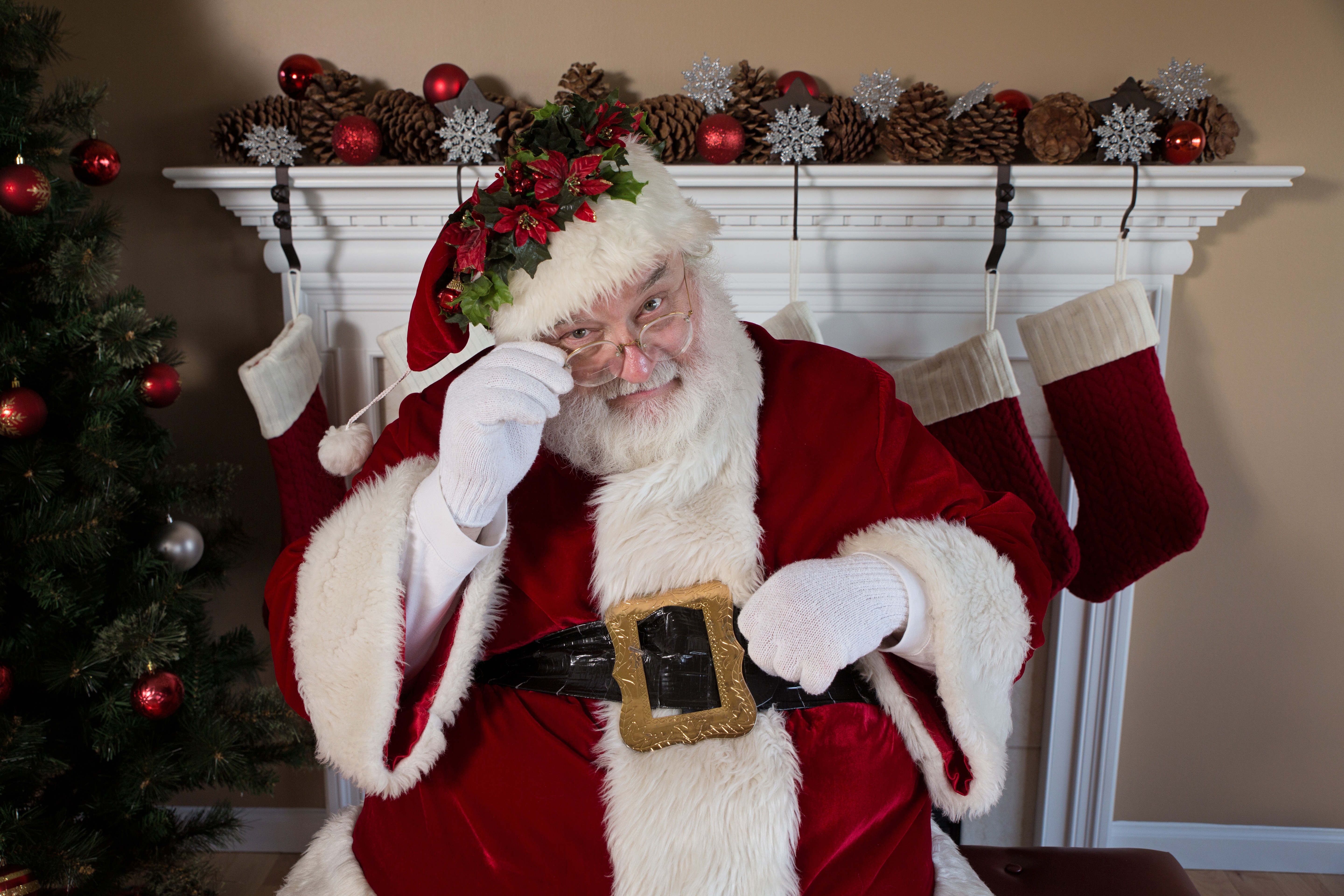 Baixar papel de parede para celular de Papai Noel, Natal, Enfeites De Natal, Feriados gratuito.