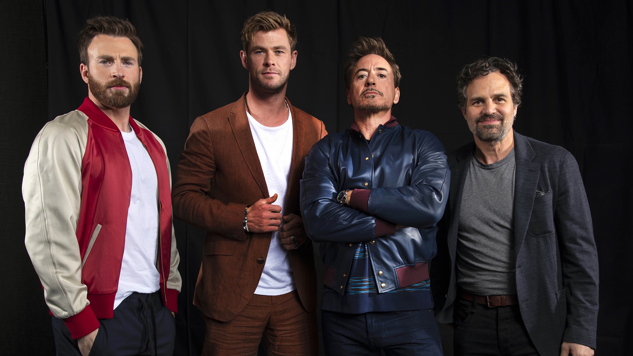 Handy-Wallpaper Schauspieler, Robert Downey Jr, Chris Evans, Berühmtheiten, Chris Hemsworth, Markus Ruffalo kostenlos herunterladen.