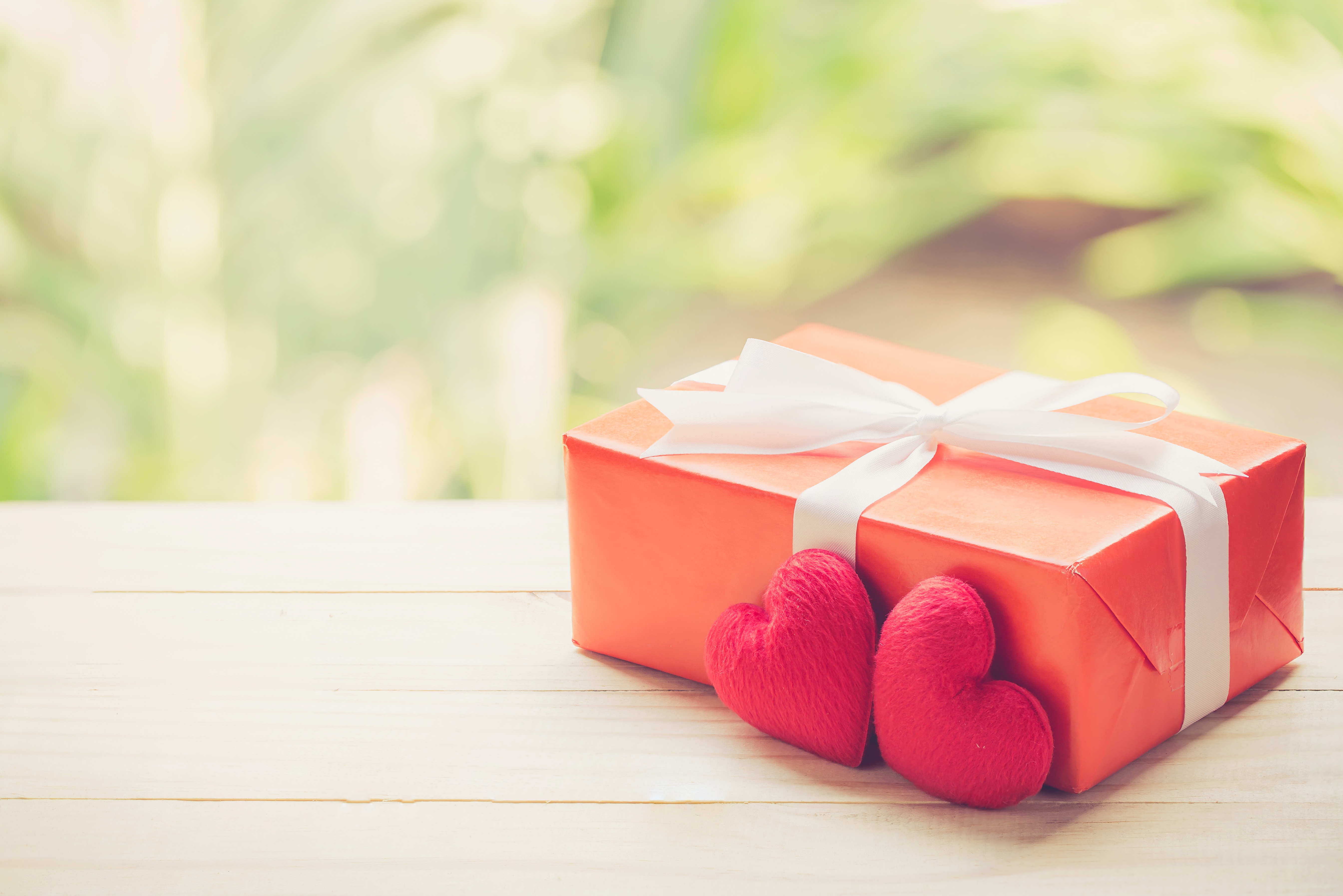 Download mobile wallpaper Gift, Heart, Misc, Depth Of Field for free.