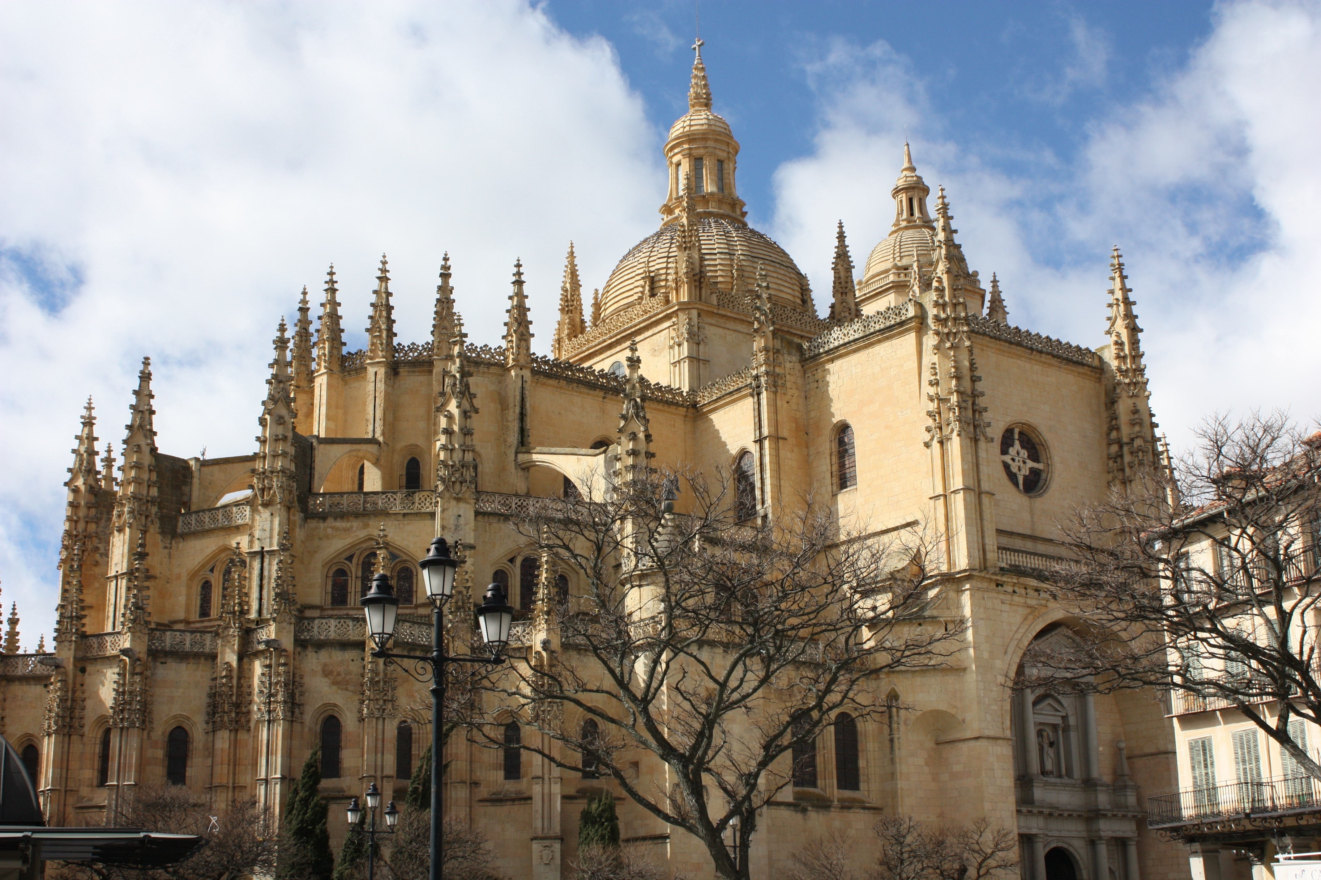 Mobile Wallpaper Segovia Cathedral 