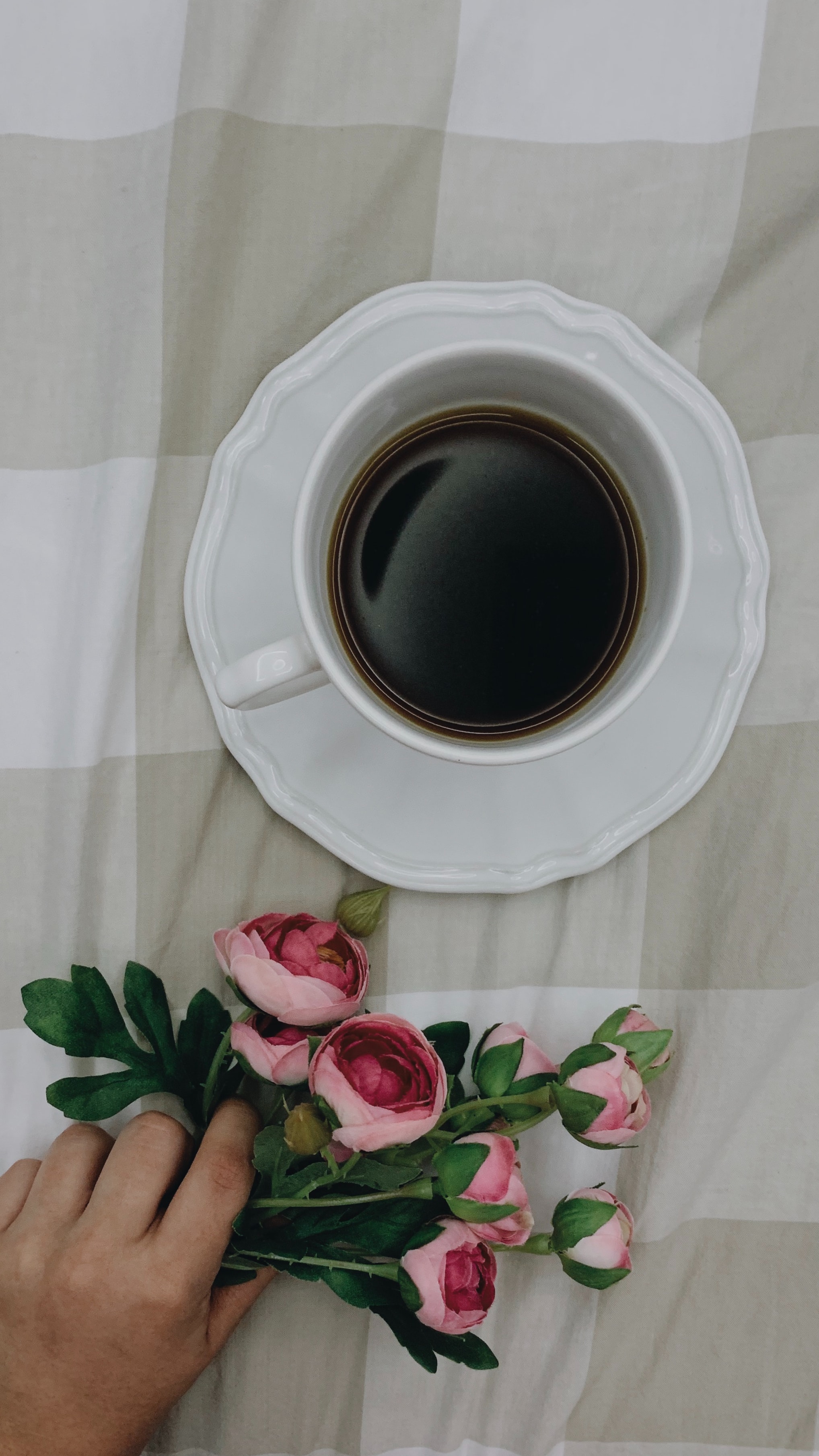 Download mobile wallpaper Cup, Flowers, Hand, Food, Coffee for free.