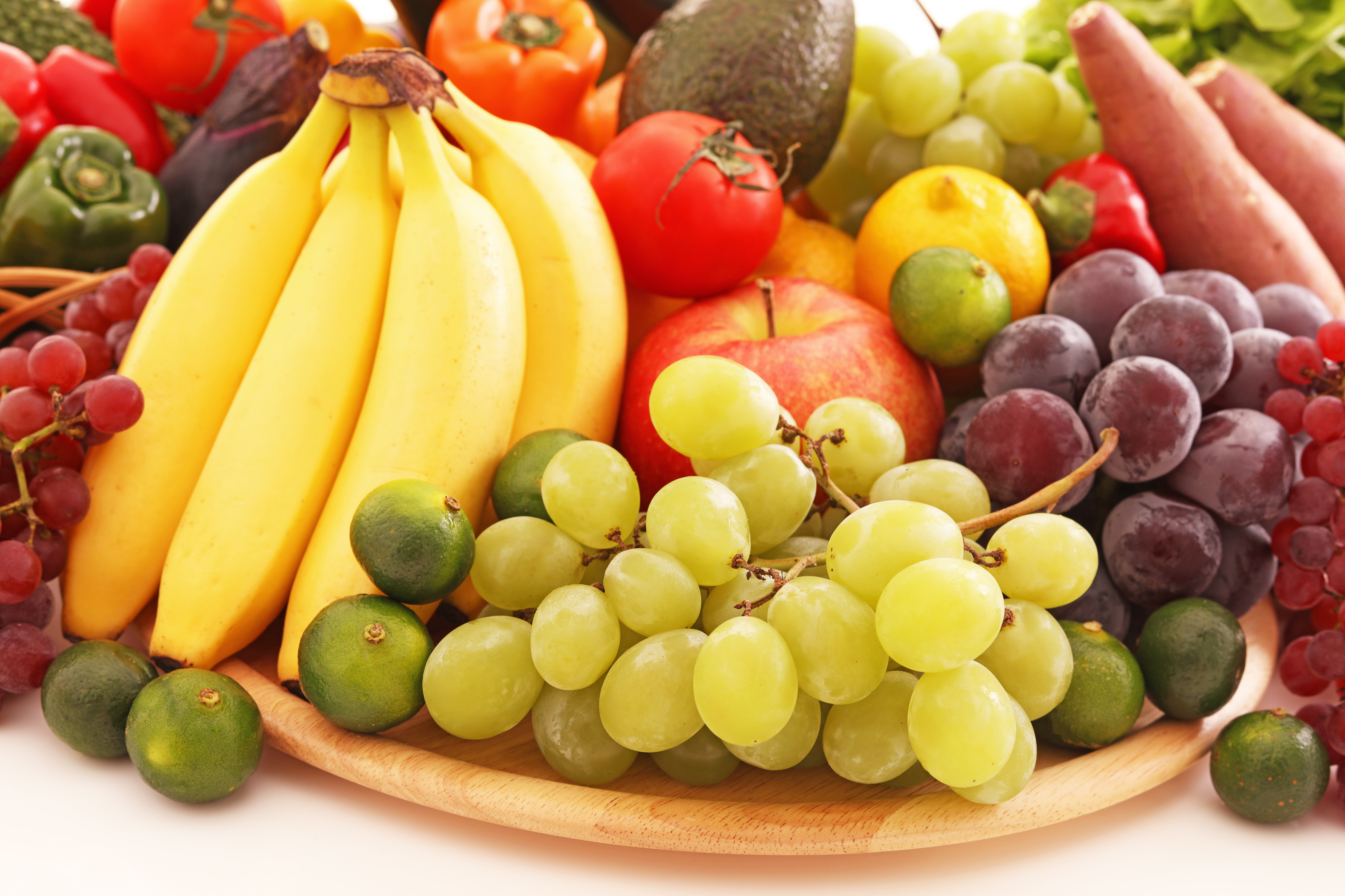1526219 baixar papel de parede comida, frutas & vegetais, maçã, banana, fruta, uvas, vegetal, frutas - protetores de tela e imagens gratuitamente