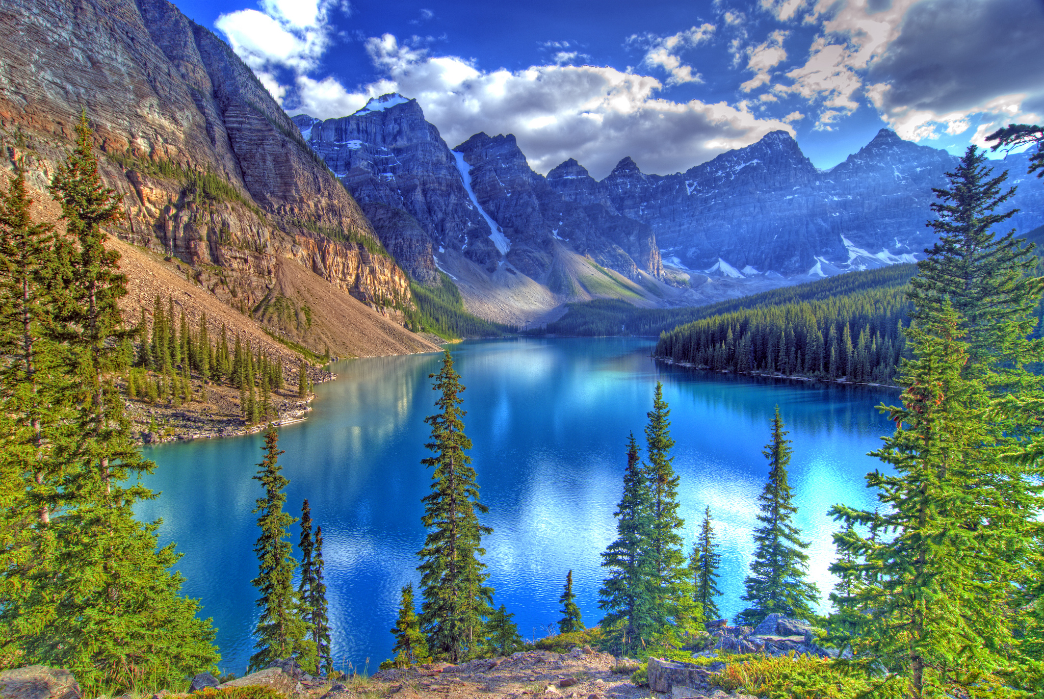 391608 télécharger l'image arbre, terre/nature, lac moraine, canada, forêt, lac, montagne, des lacs - fonds d'écran et économiseurs d'écran gratuits