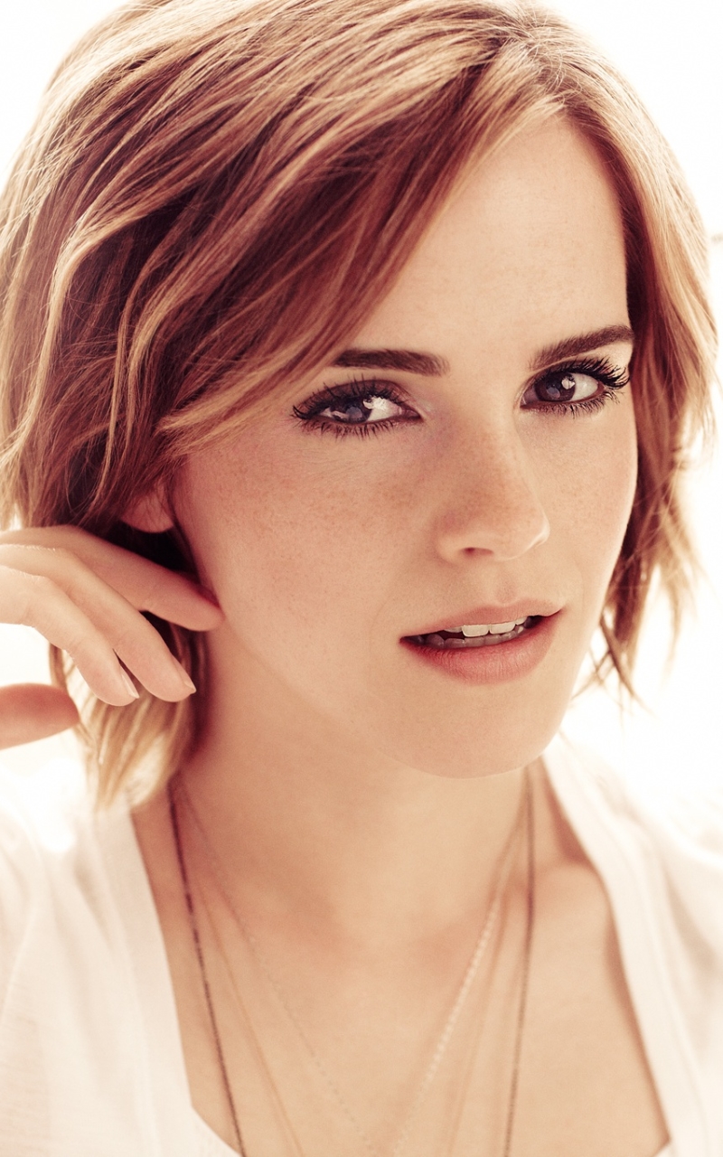 Download mobile wallpaper Emma Watson, English, Face, Brunette, Celebrity, Brown Eyes, Short Hair, Actress for free.