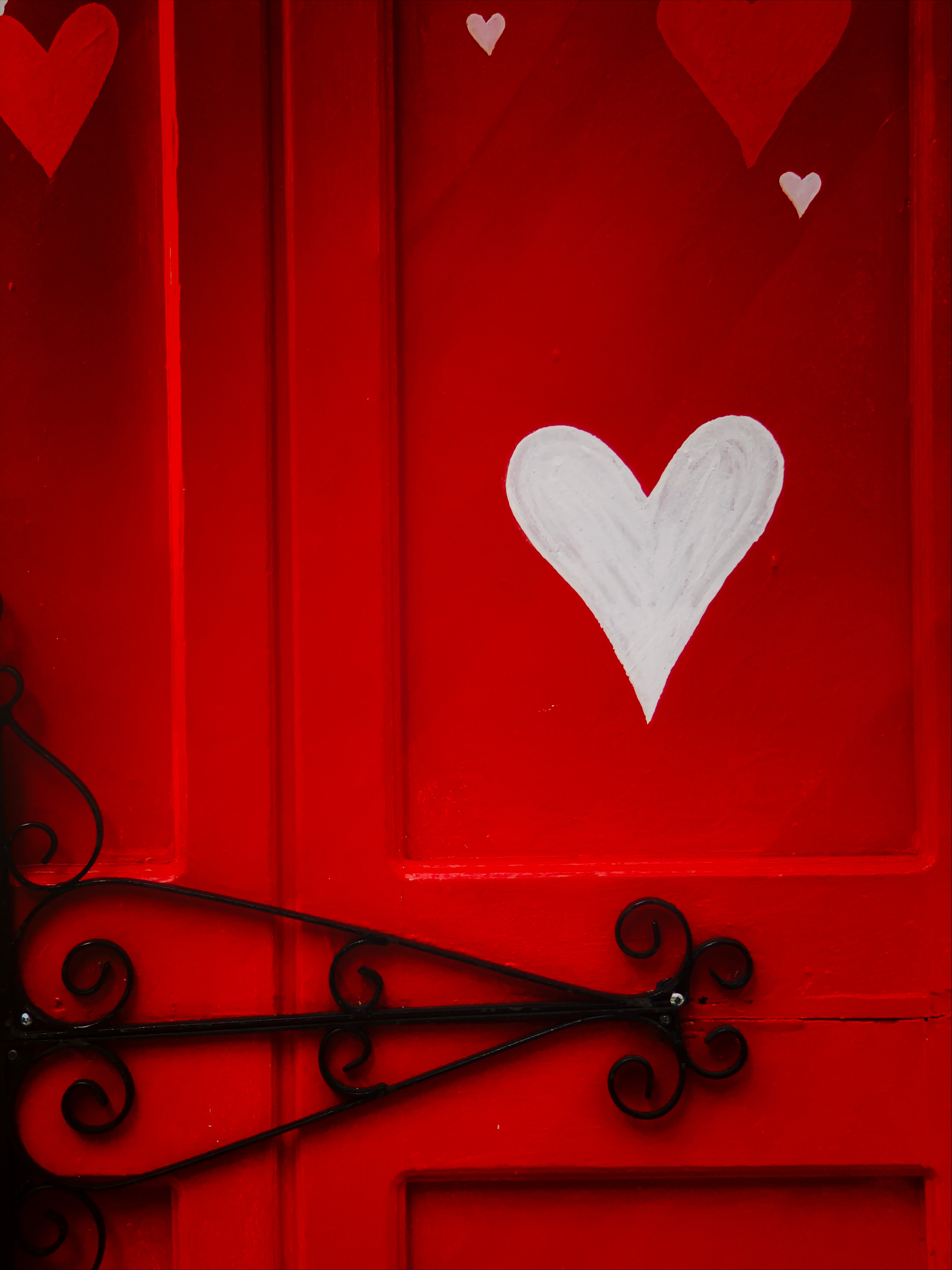 62029 descargar fondo de pantalla romance, amor, rojo, un corazón, corazón, una puerta, la puerta: protectores de pantalla e imágenes gratis