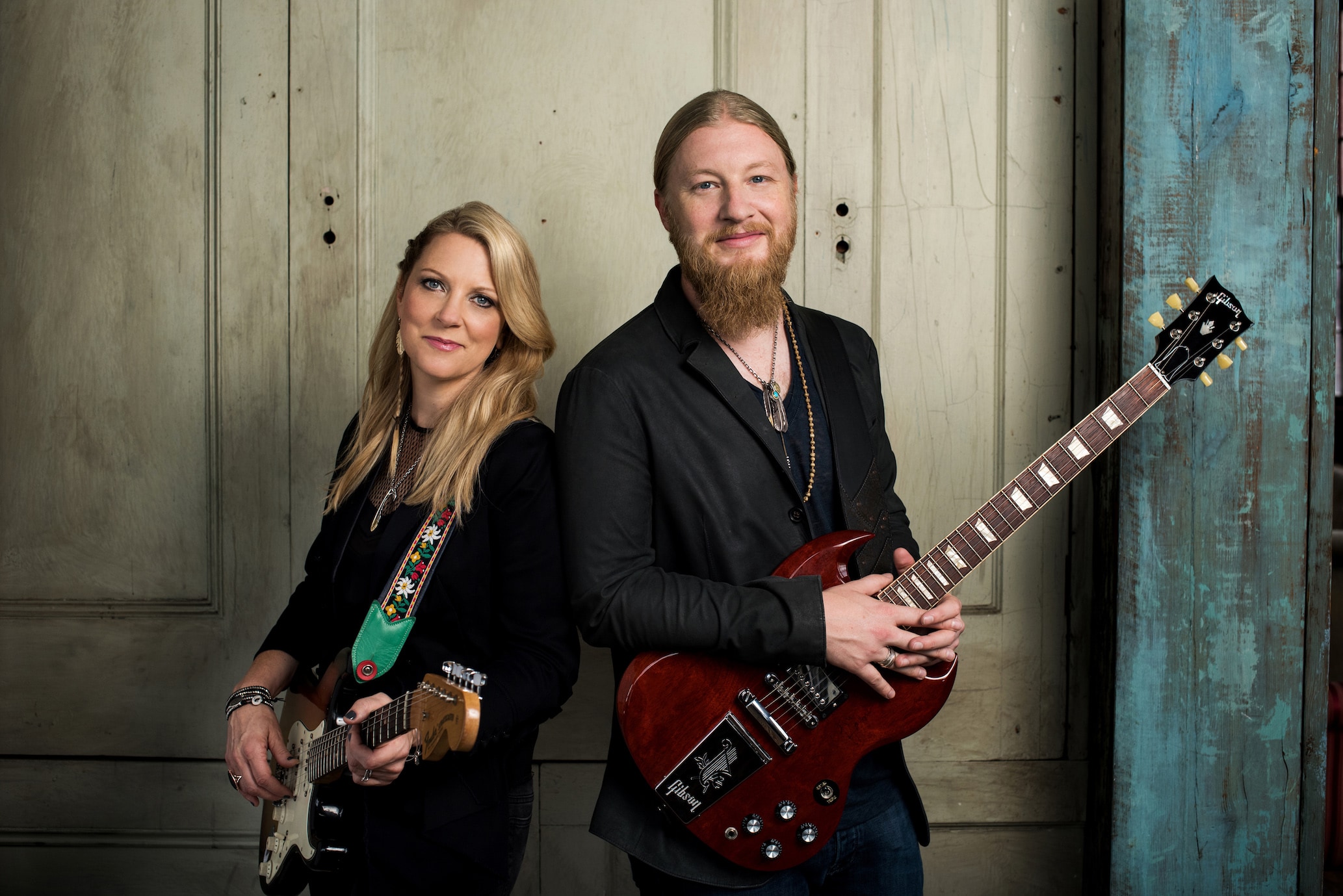 Завантажити шпалери Група Tedeschi Trucks на телефон безкоштовно