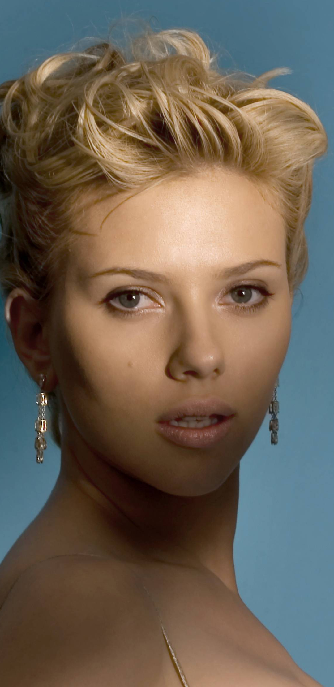 Handy-Wallpaper Scarlett Johansson, Blond, Gesicht, Amerikanisch, Blondinen, Berühmtheiten, Darstellerin kostenlos herunterladen.