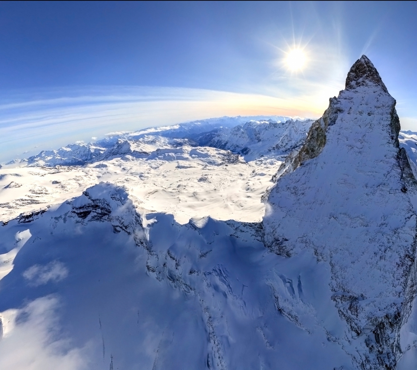Handy-Wallpaper Landschaft, Schnee, Berg, Gebirge, Sonnenlicht, Fischauge, Matterhorn, Erde/natur kostenlos herunterladen.