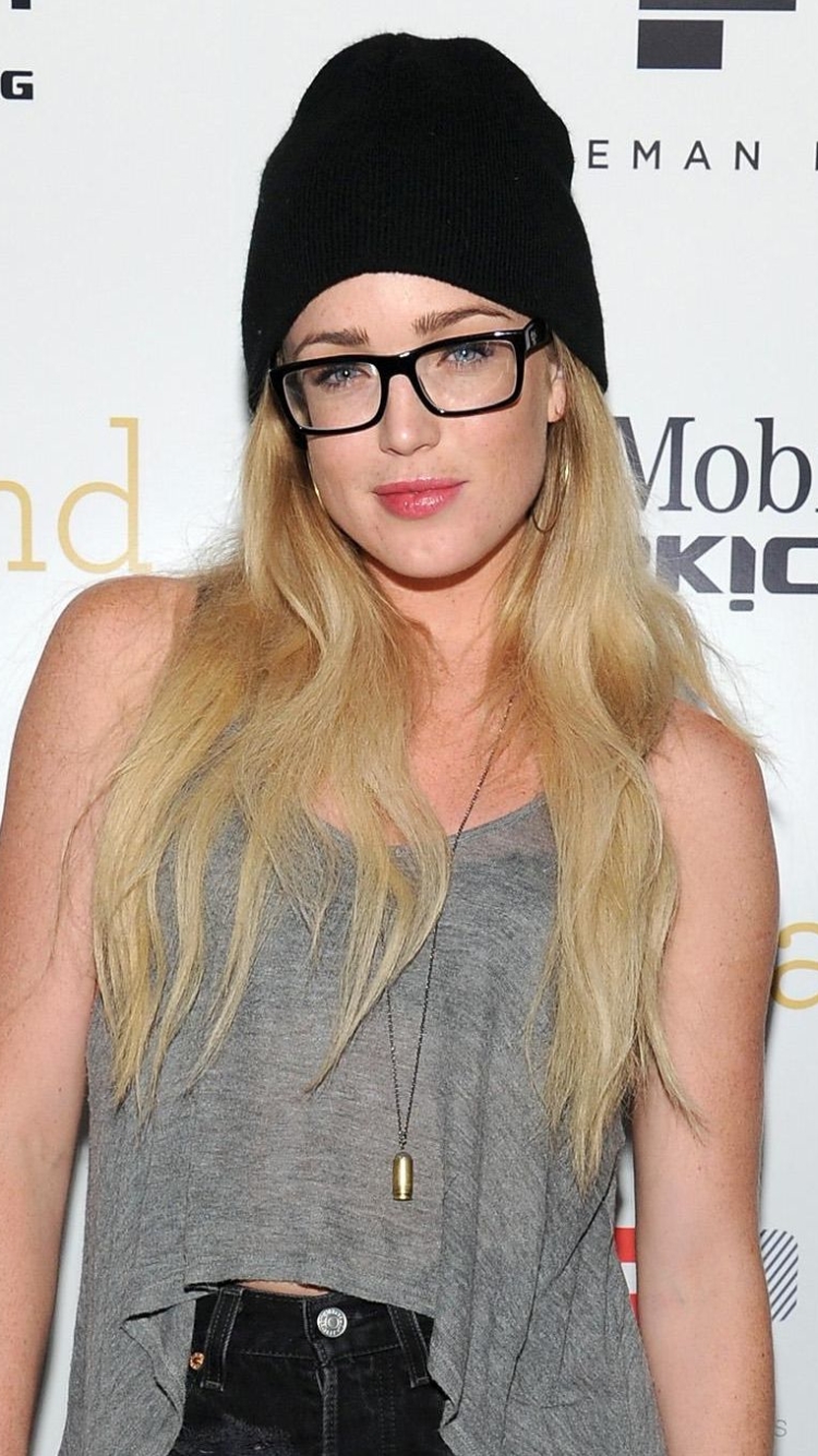 Download mobile wallpaper Blonde, Glasses, Celebrity, Actress, Caity Lotz for free.