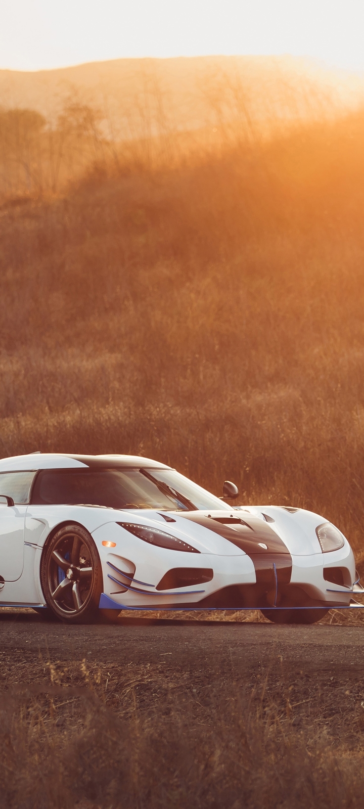 Скачати мобільні шпалери Koenigsegg, Автомобіль, Суперкар, Koenigsegg Agera, Транспортні Засоби, Білий Автомобіль безкоштовно.