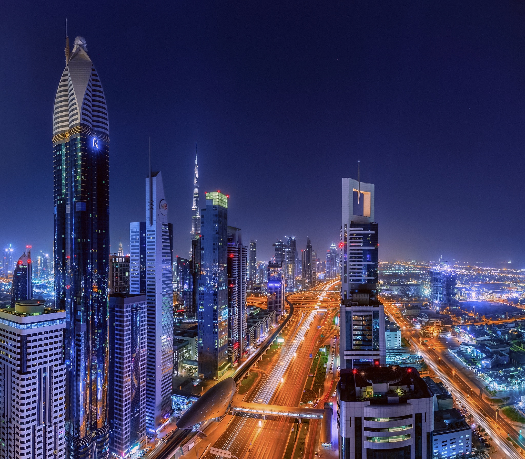 Baixar papel de parede para celular de Cidades, Arranha Céu, Dubai, Construção, Paisagem Urbana, Emirados Árabes Unidos, Rodovia, Feito Pelo Homem gratuito.
