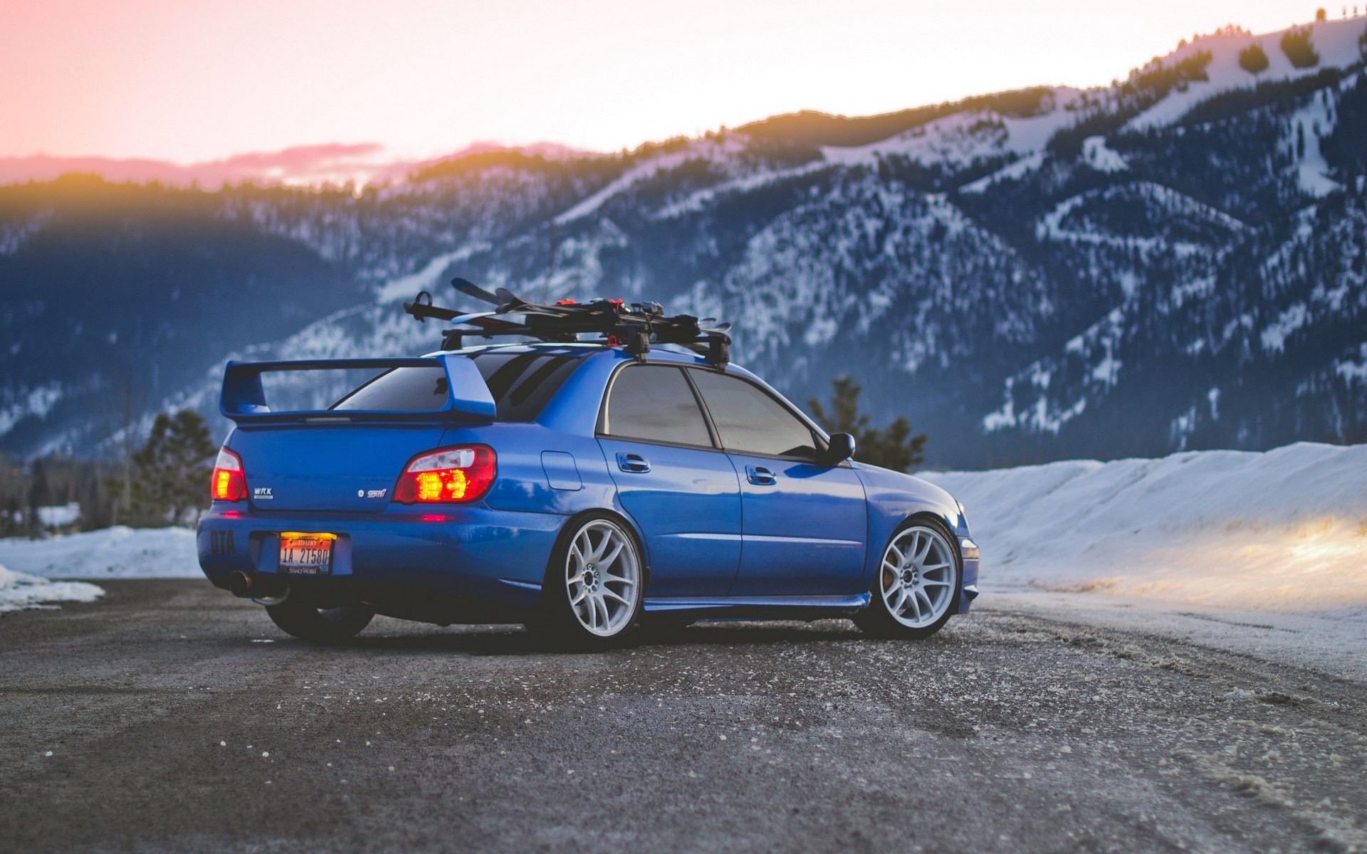 Laden Sie Subaru Impreza Wrx HD-Desktop-Hintergründe herunter