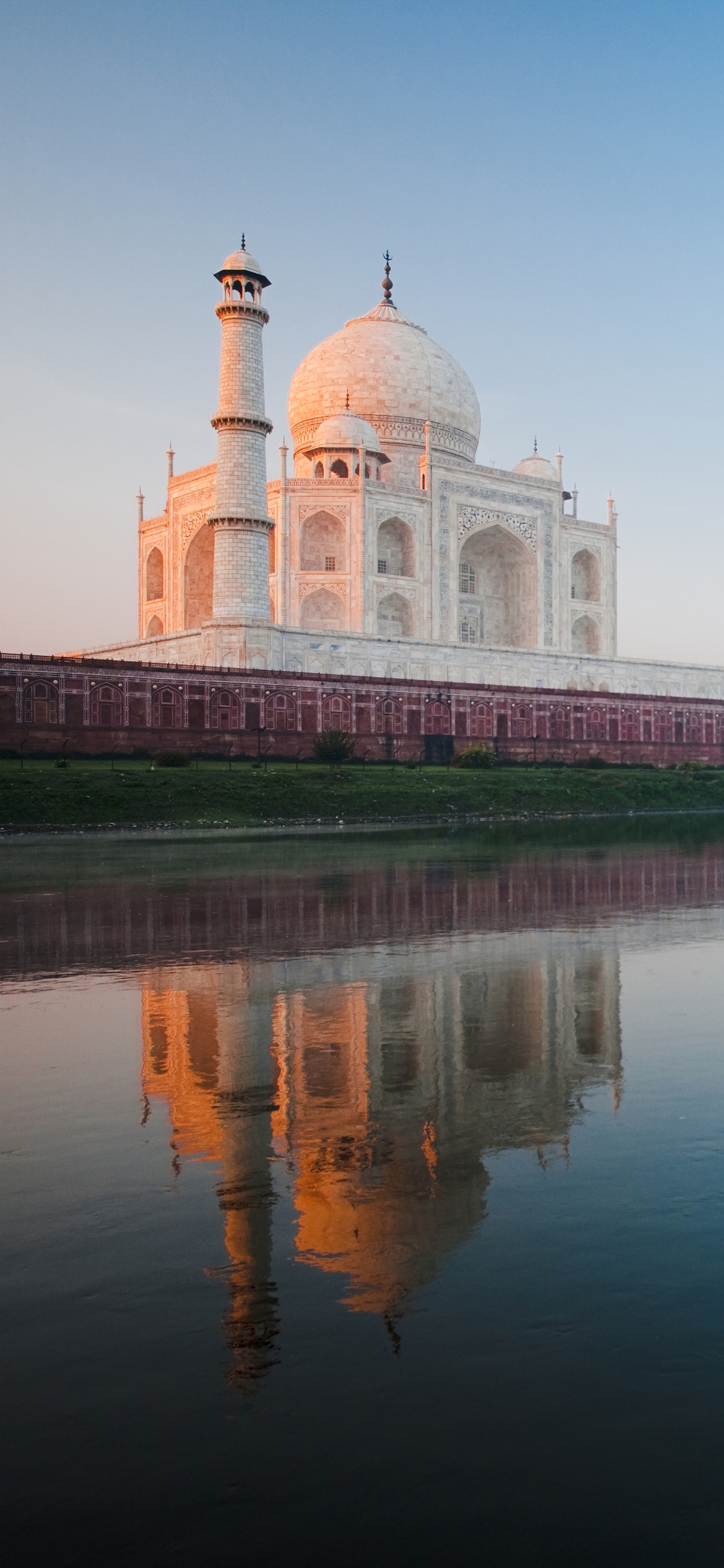 Download mobile wallpaper Water, Monuments, Taj Mahal, Building, Reflection, Monument, Dome, India, Agra, Man Made for free.