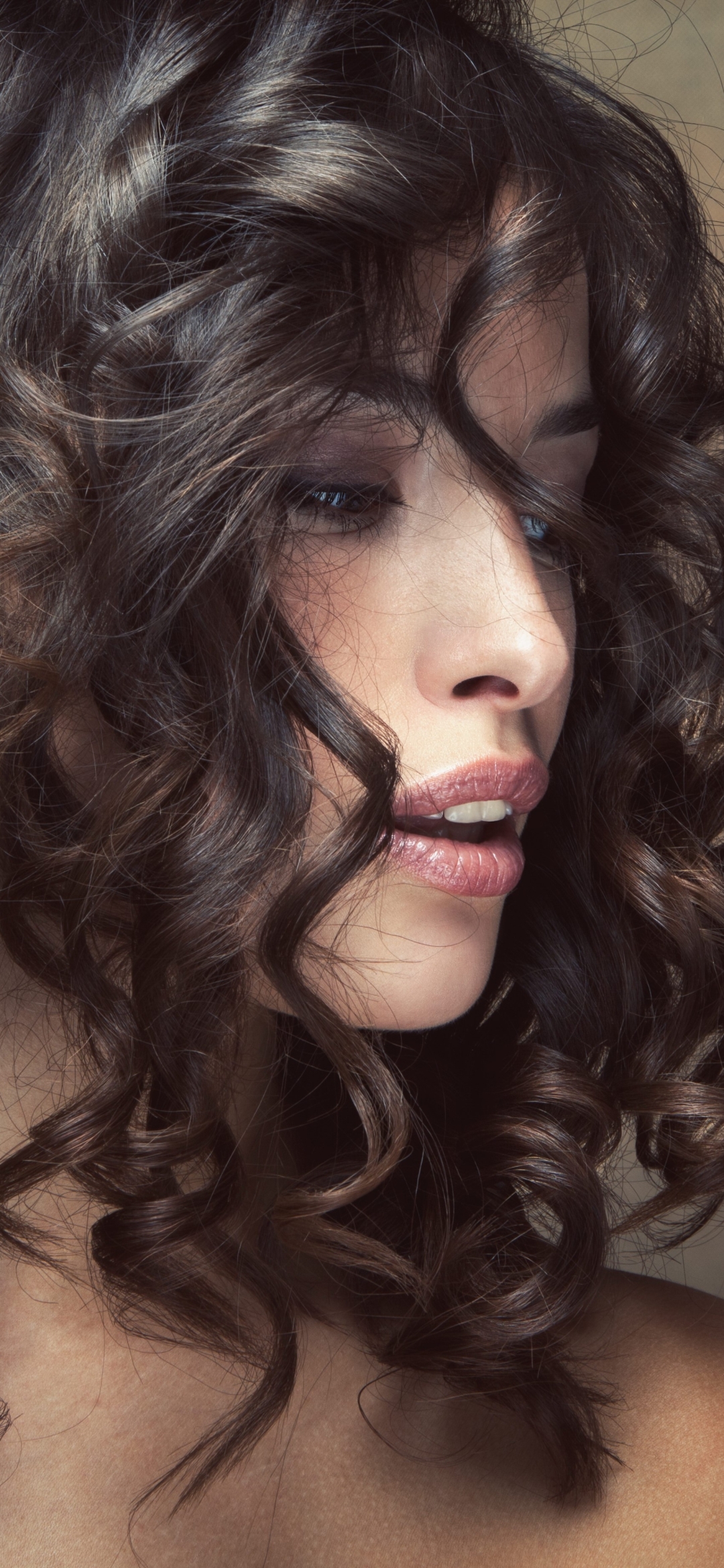 Download mobile wallpaper Face, Women, Curl for free.