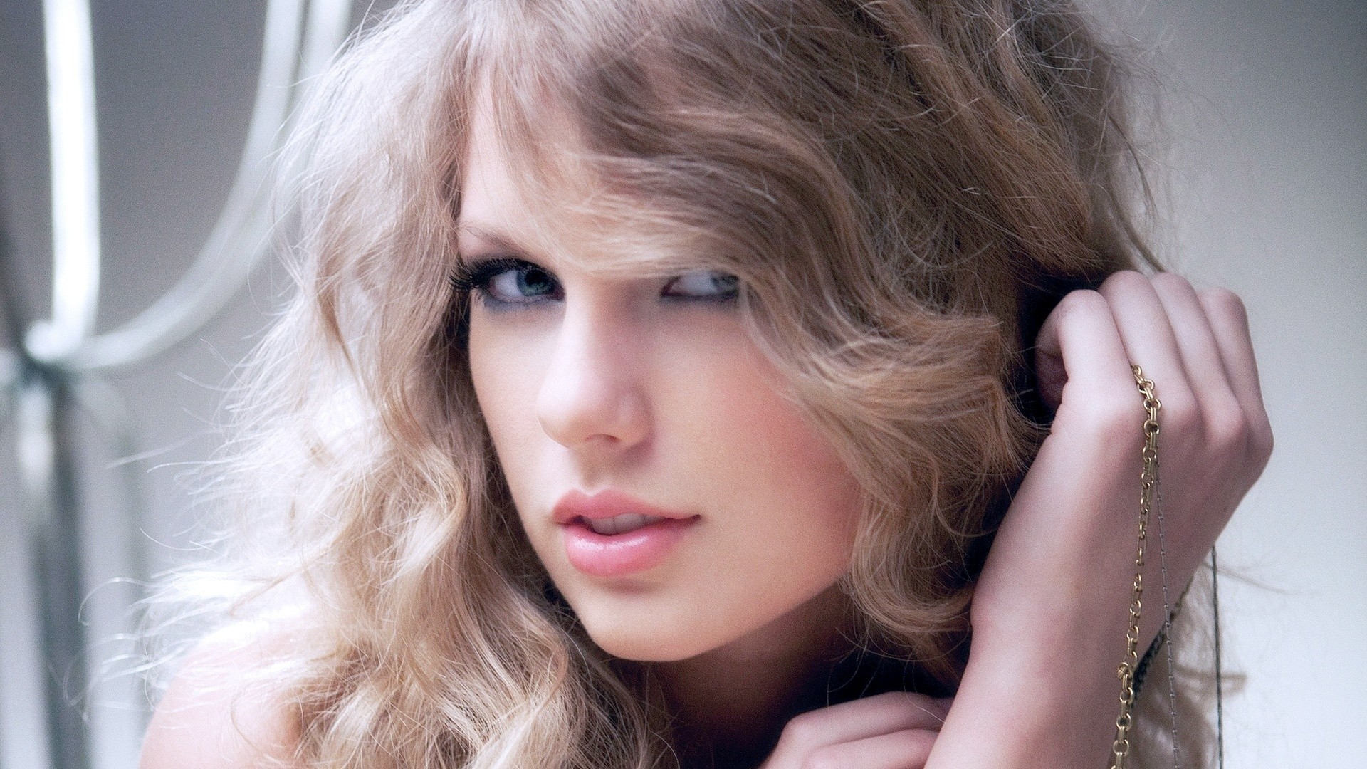 Download mobile wallpaper Music, Taylor Swift for free.