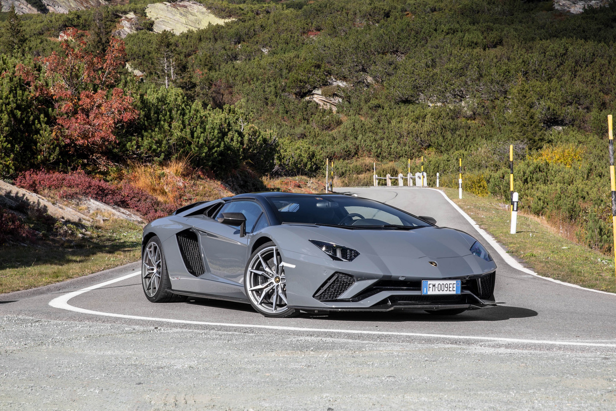 460195 Bildschirmschoner und Hintergrundbilder Lamborghini Aventador S auf Ihrem Telefon. Laden Sie  Bilder kostenlos herunter