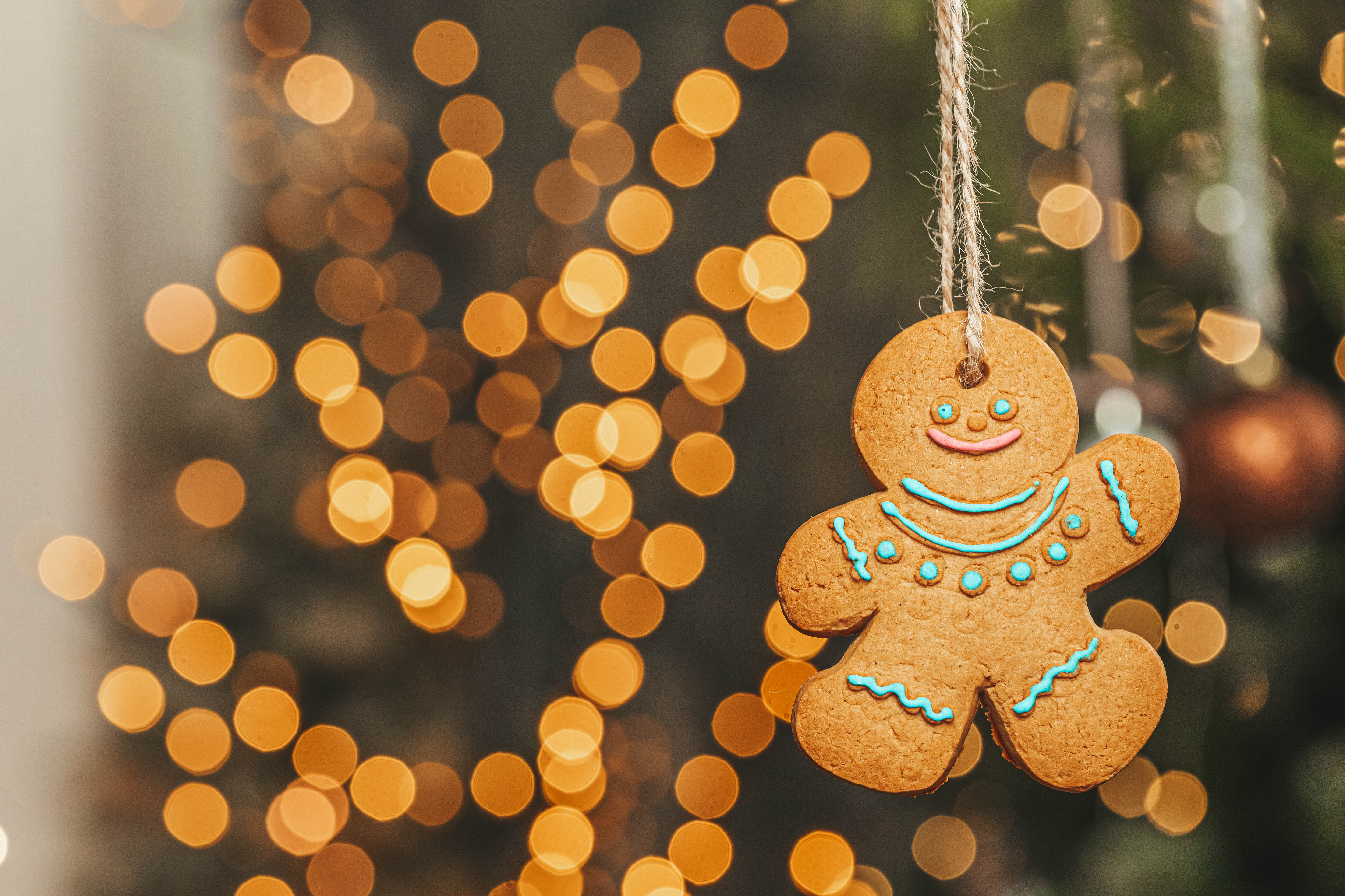 Free download wallpaper Christmas, Decoration, Figurine, Gingerbread, Holidays, New Year on your PC desktop