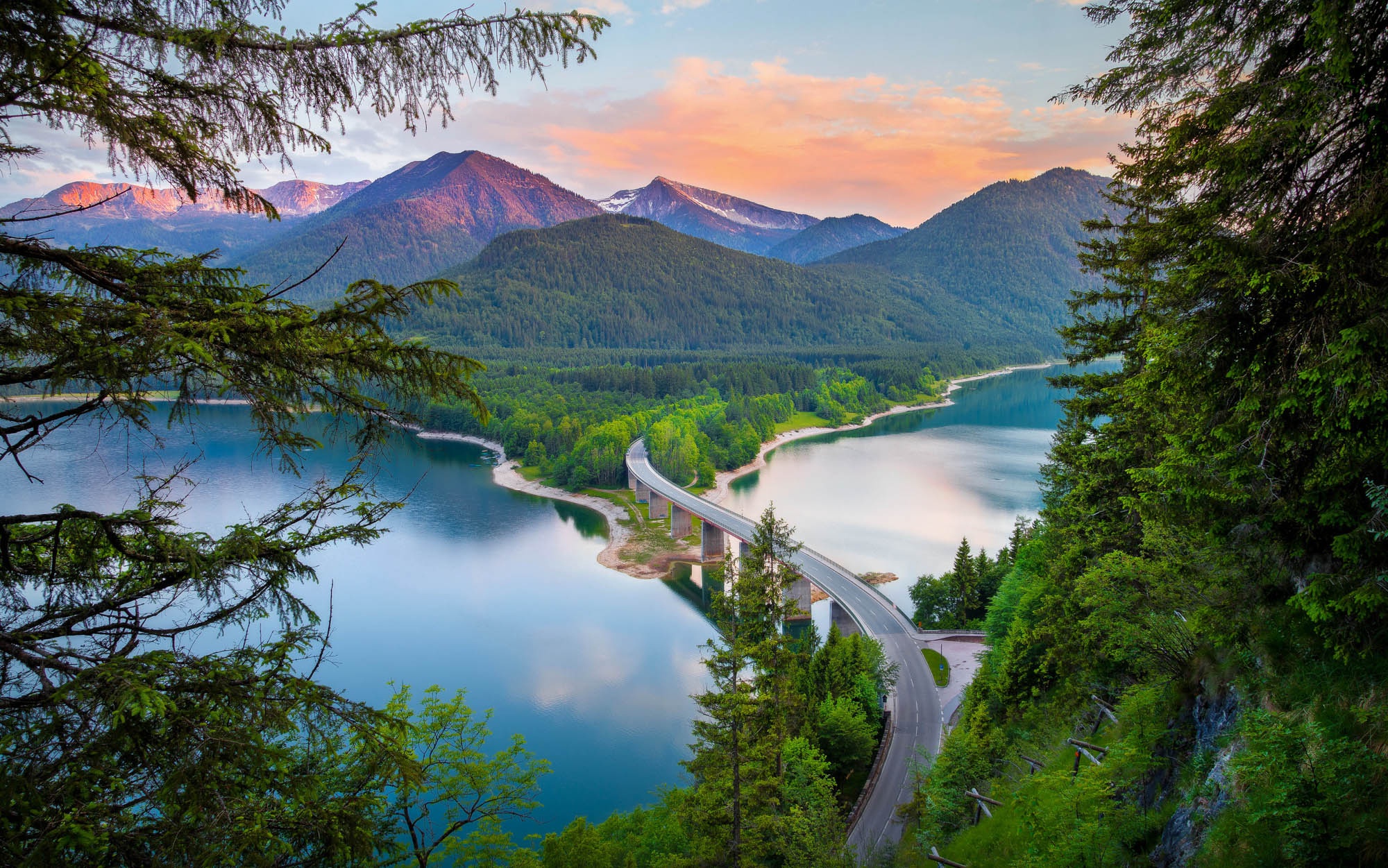 PCデスクトップに風景, 自然, 湖, 山, 道, 森, マンメイド画像を無料でダウンロード
