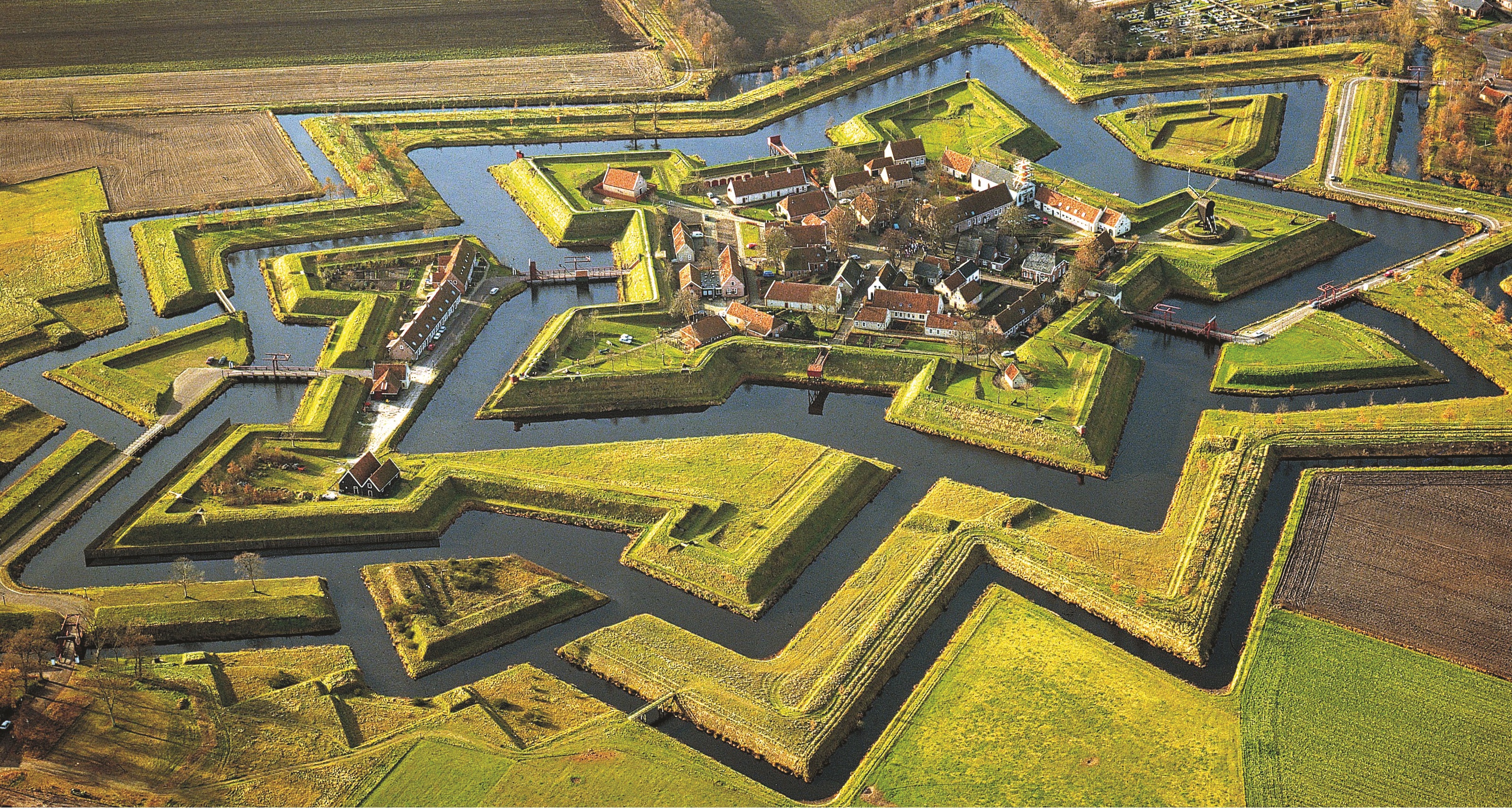 無料モバイル壁紙ブルタンジ砦, オランダ, マンメイド, 城をダウンロードします。