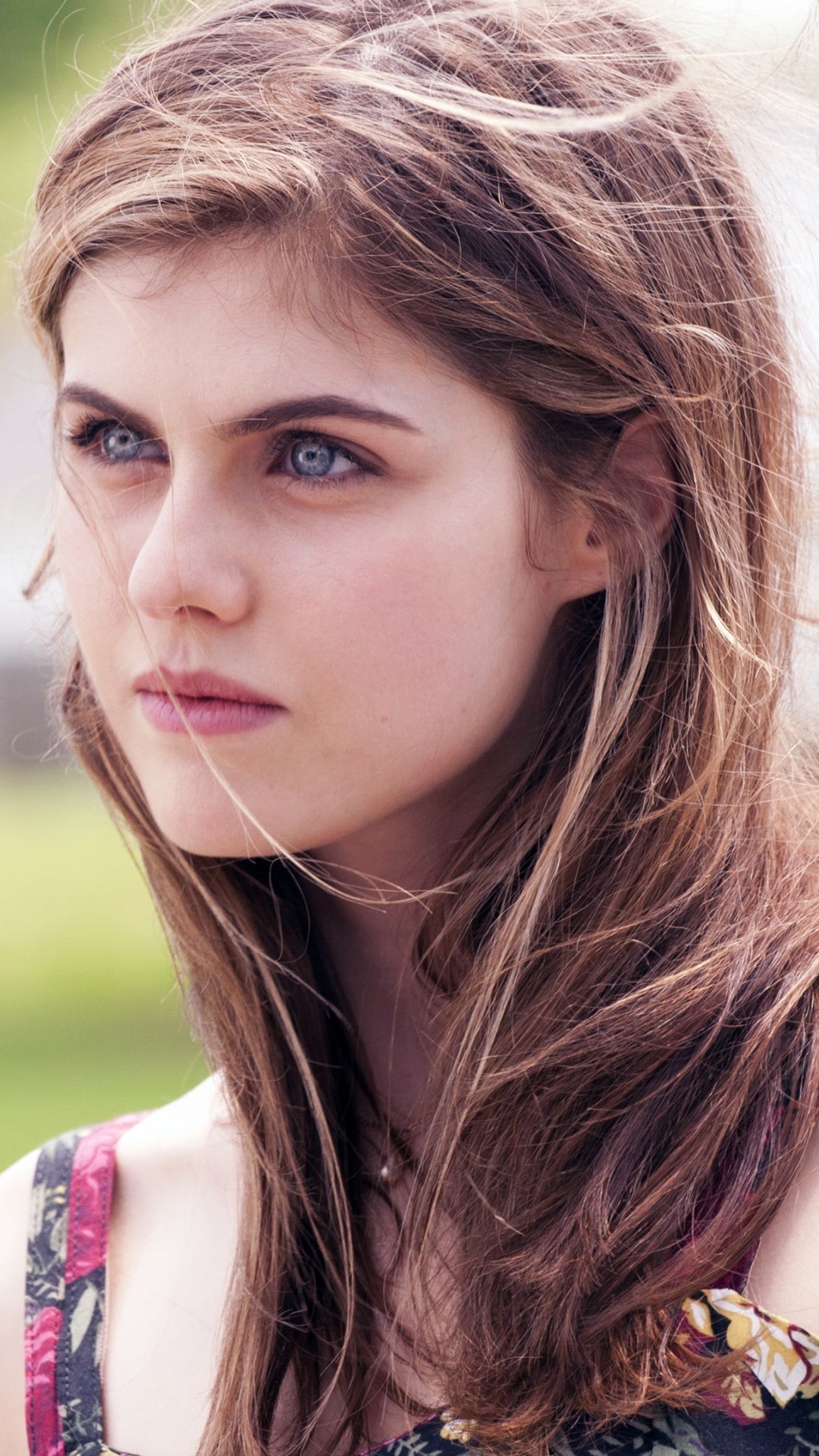 Download mobile wallpaper Celebrity, Alexandra Daddario for free.