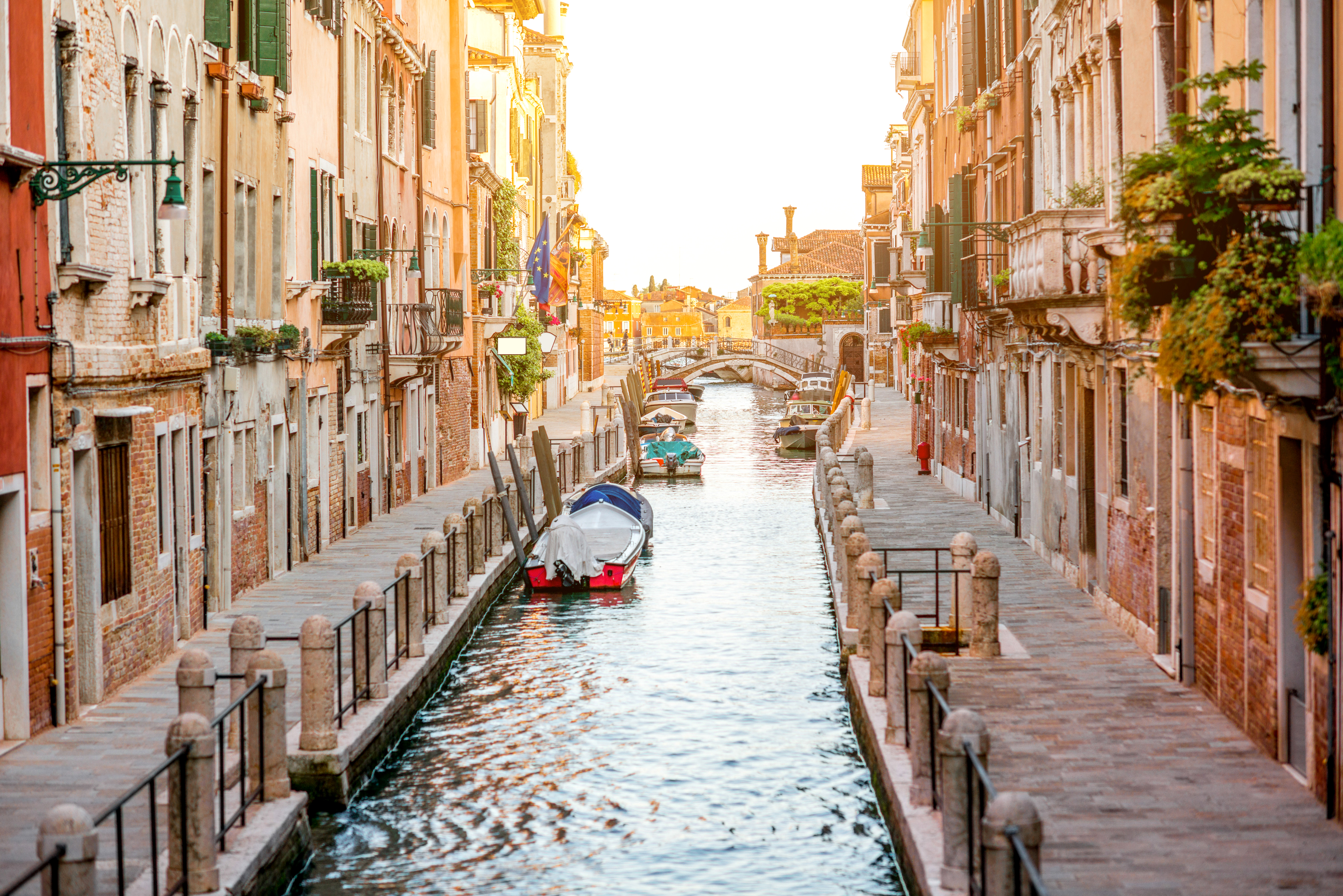 Download mobile wallpaper Cities, Italy, Venice, City, House, Boat, Man Made, Canal for free.