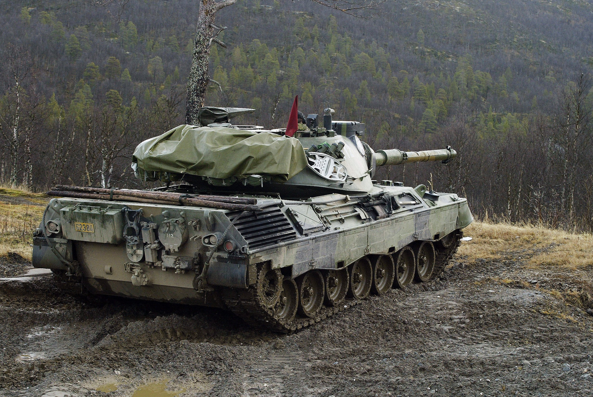 362977 Hintergrundbild herunterladen militär, leopard 1, panzer - Bildschirmschoner und Bilder kostenlos