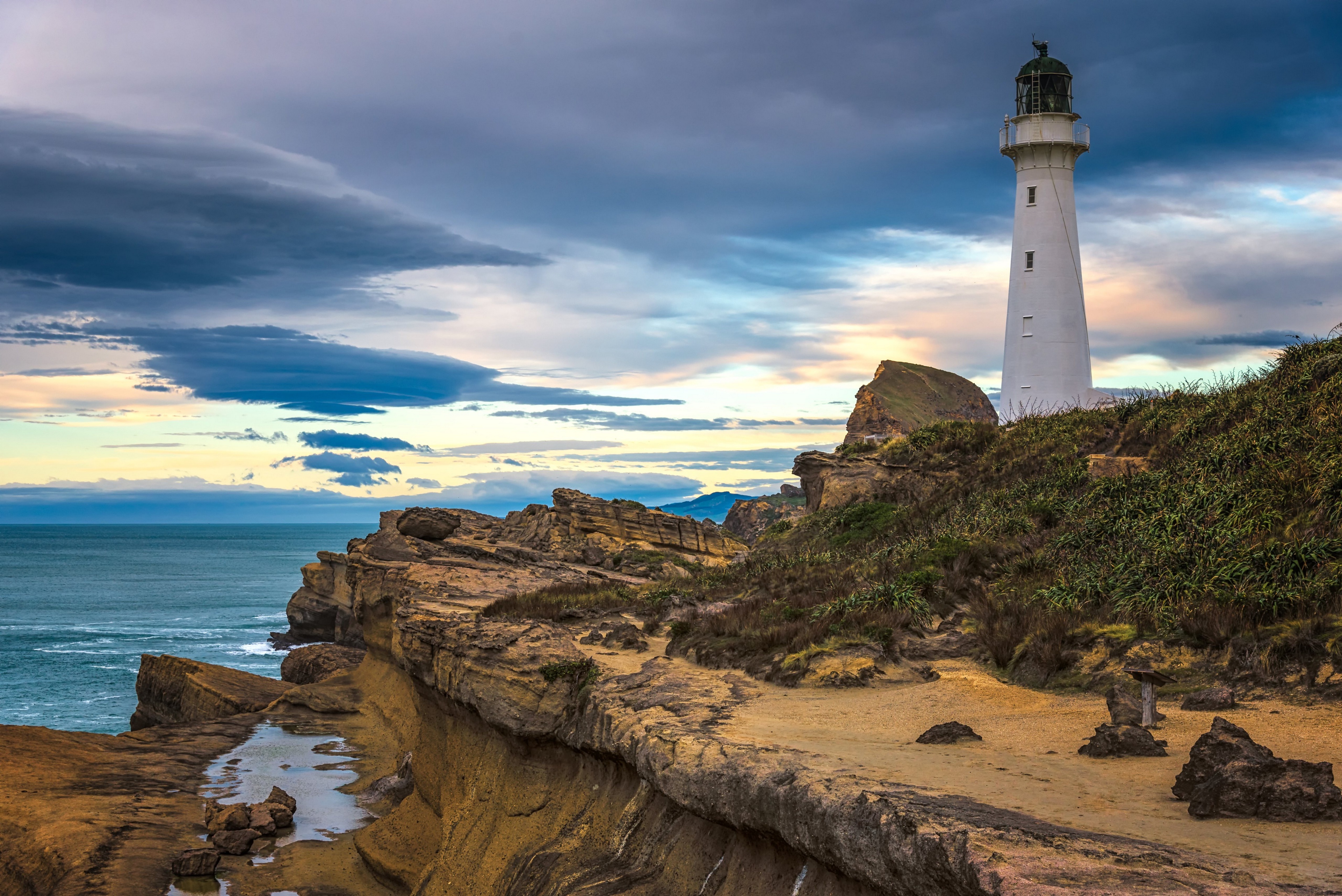 Free download wallpaper New Zealand, Coast, Lighthouse, Man Made on your PC desktop