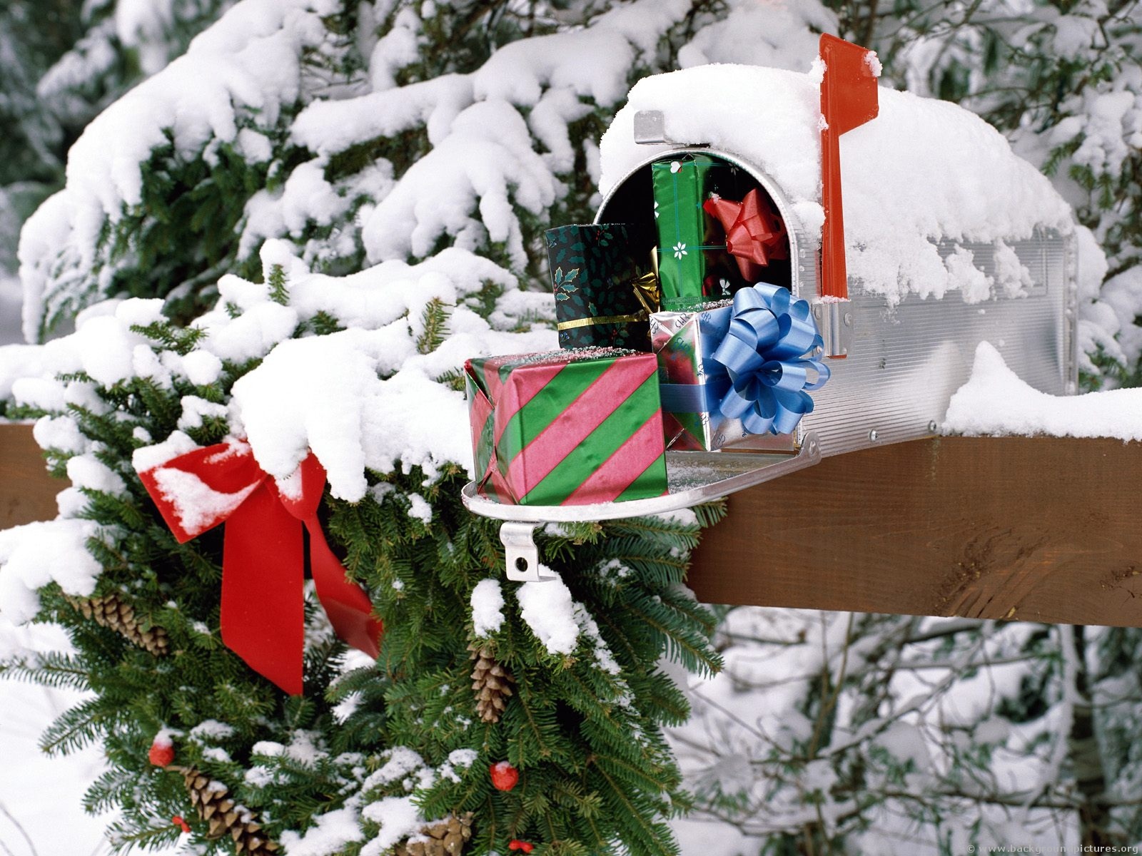 PCデスクトップに雪, クリスマス, 贈り物, リボン, ホリデー画像を無料でダウンロード