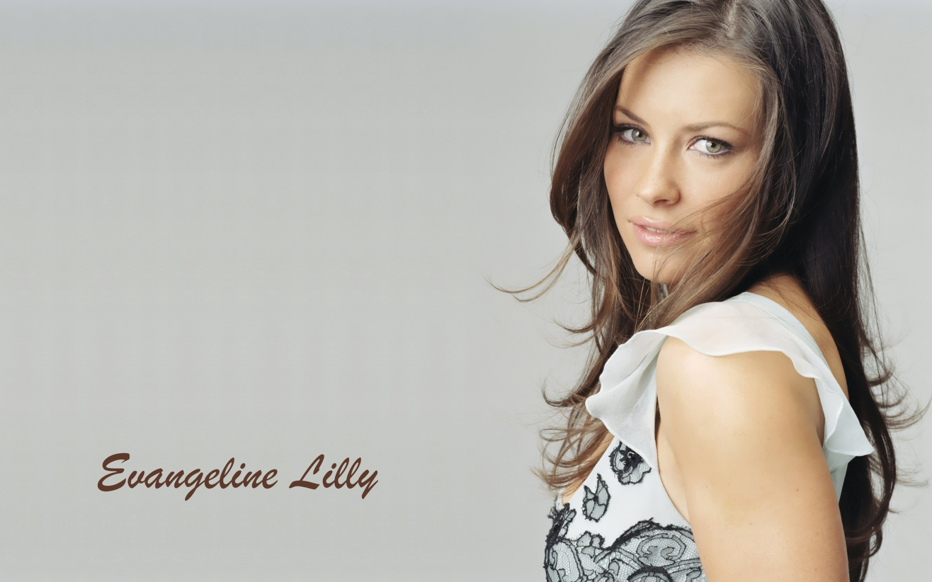 Descarga gratuita de fondo de pantalla para móvil de Celebridades, Evangeline Lilly.