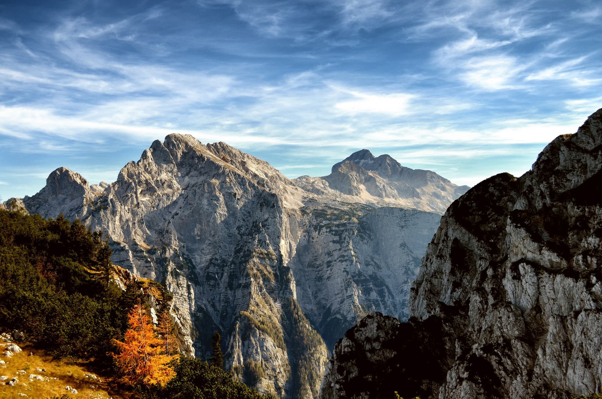 Descarga gratuita de fondo de pantalla para móvil de Montañas, Montaña, Tierra/naturaleza.