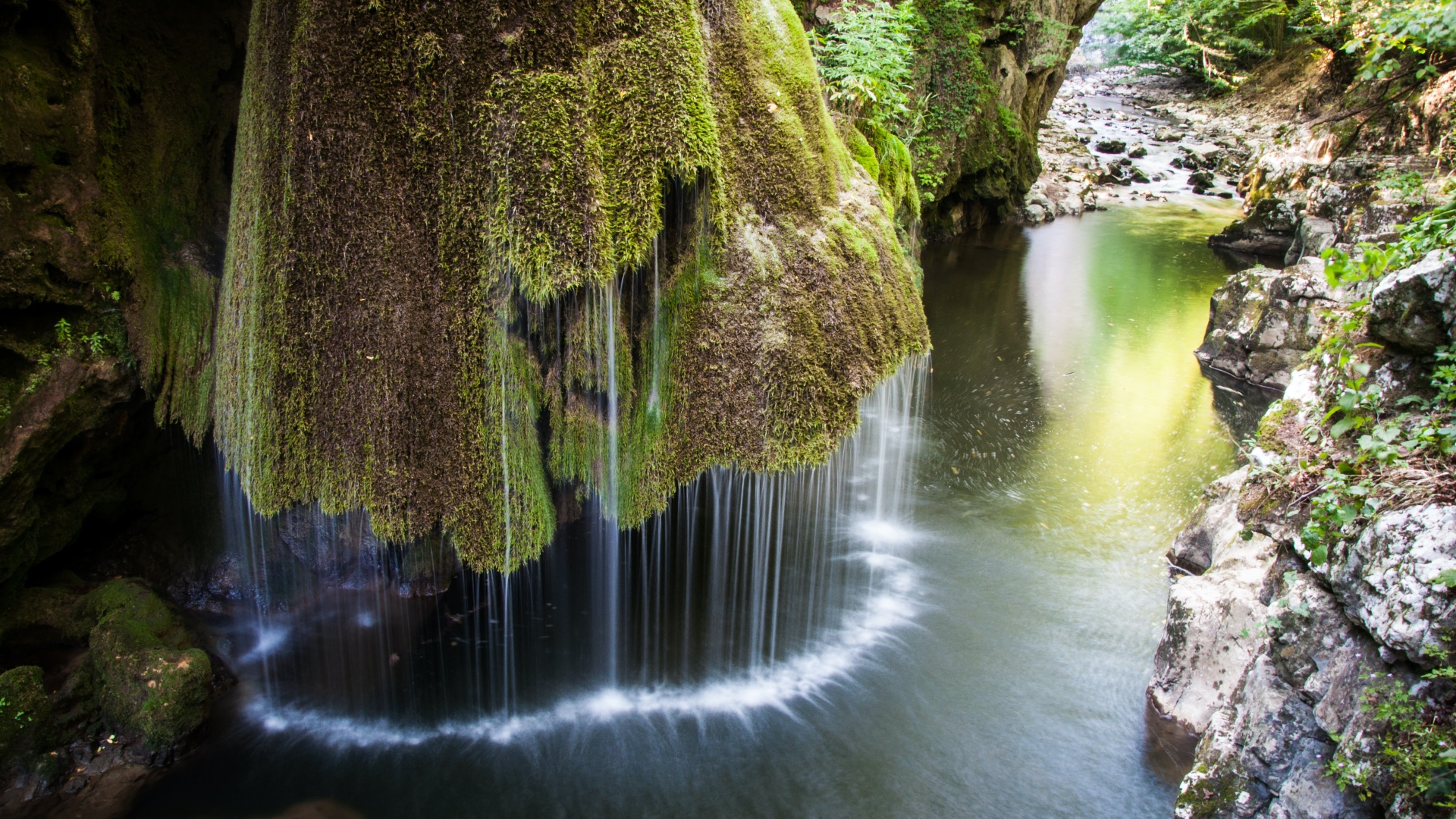 Handy-Wallpaper Wasserfälle, Wasserfall, Fluss, Moos, Erde/natur kostenlos herunterladen.
