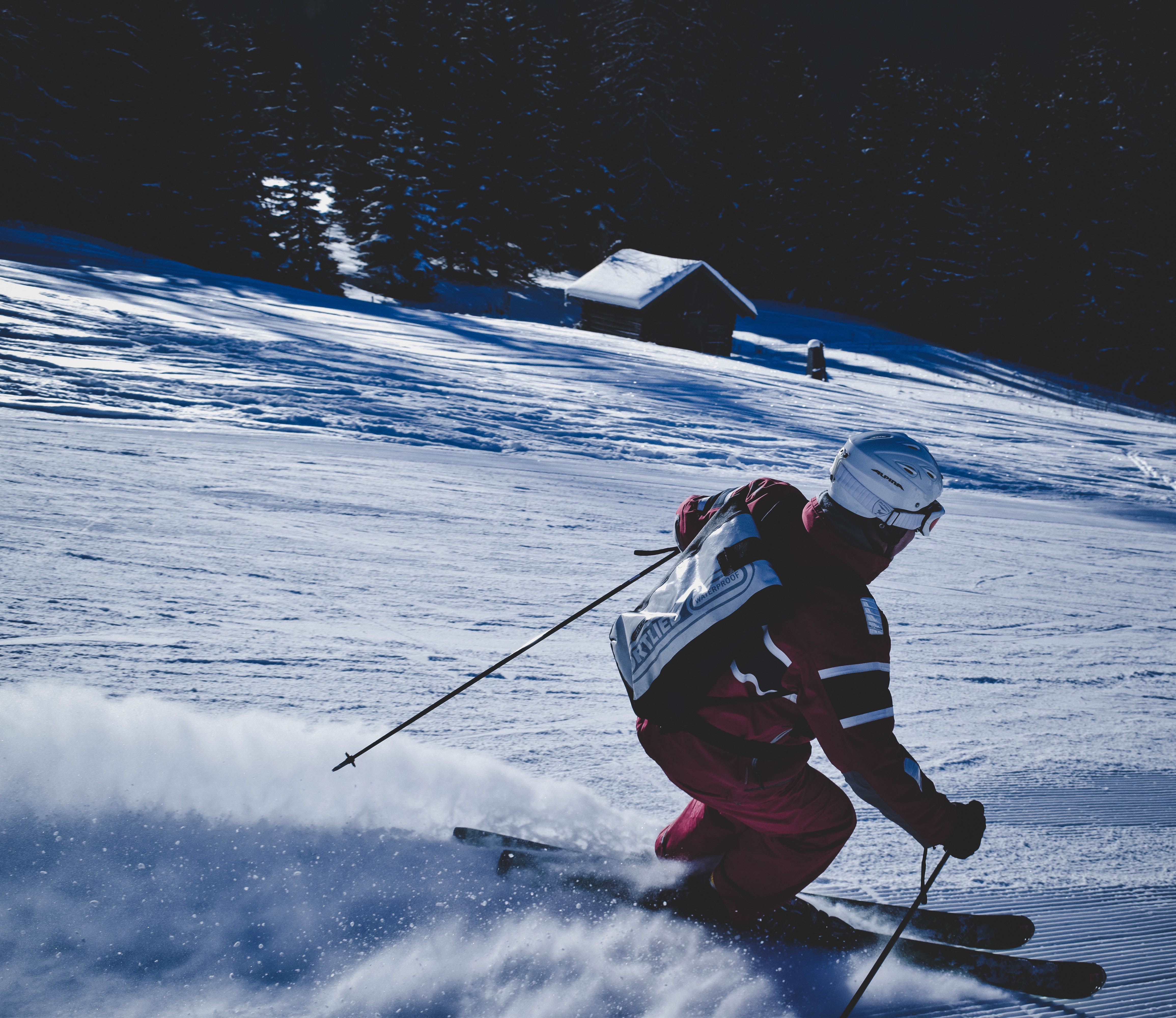 79611 скачать обои лыжник, спорт, снег, гора, катание - заставки и картинки бесплатно