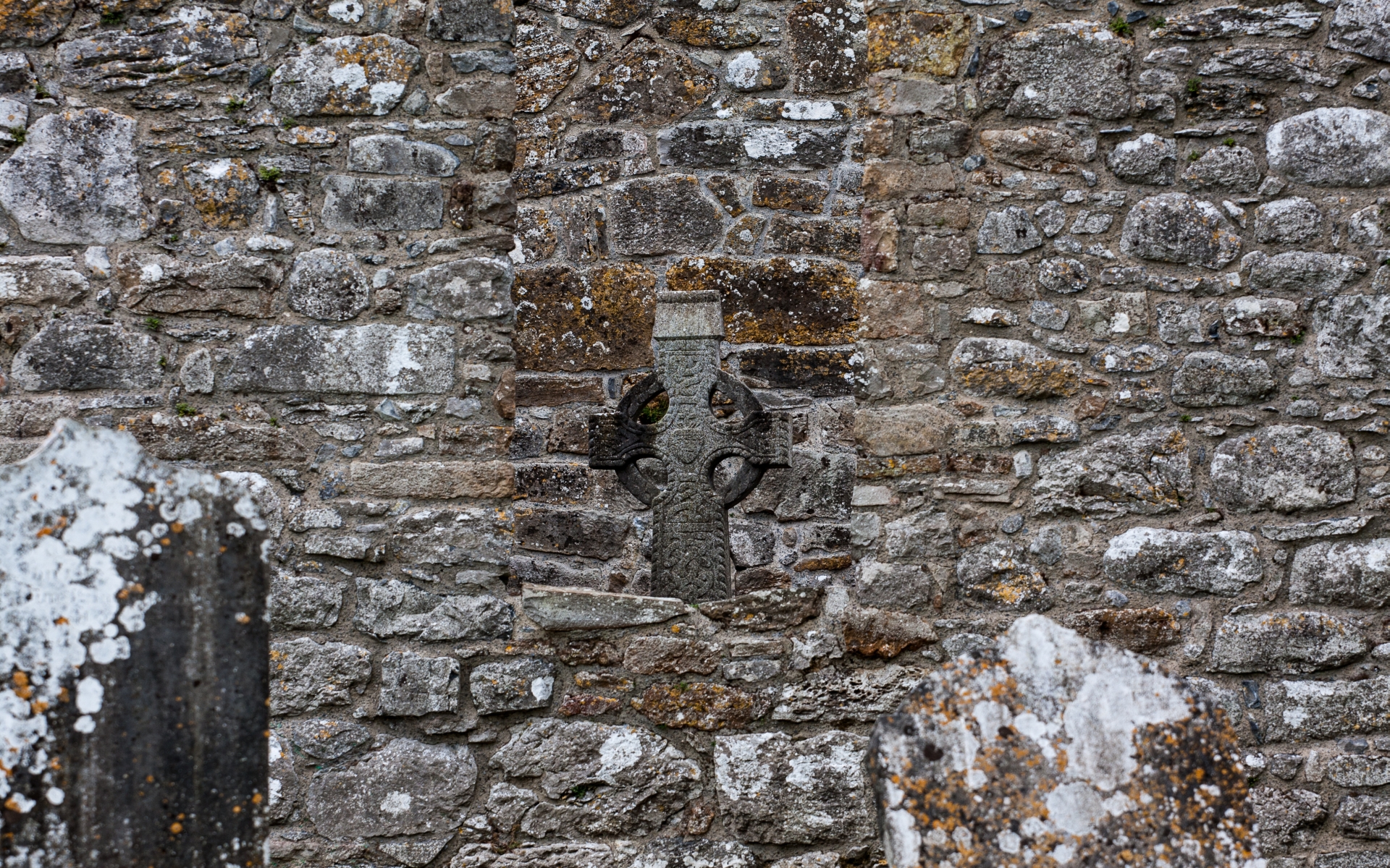 Baixar papel de parede para celular de Cruz, Irlanda, Mosteiro, Religioso, Clonmacnoise, Monastério Clonmacnoise gratuito.