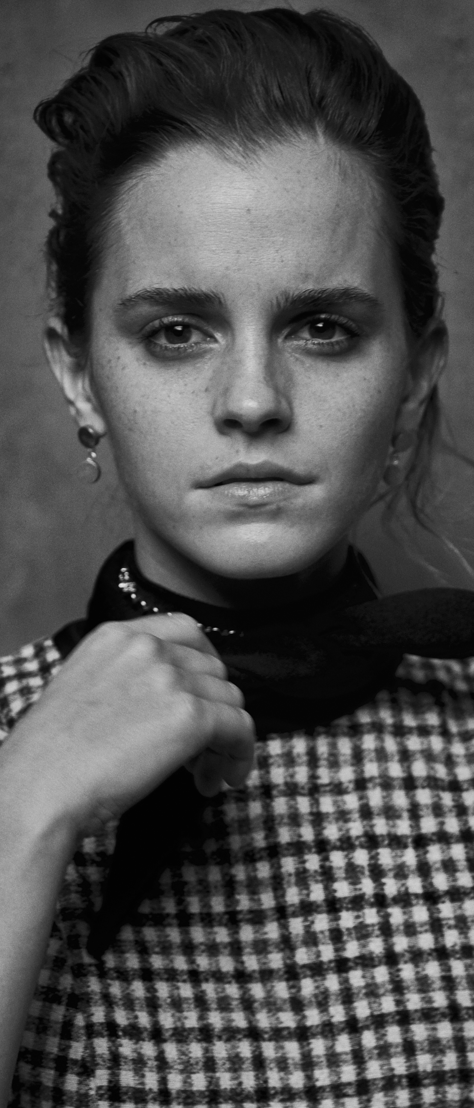 Download mobile wallpaper Emma Watson, English, Celebrity, Black & White, Actress for free.