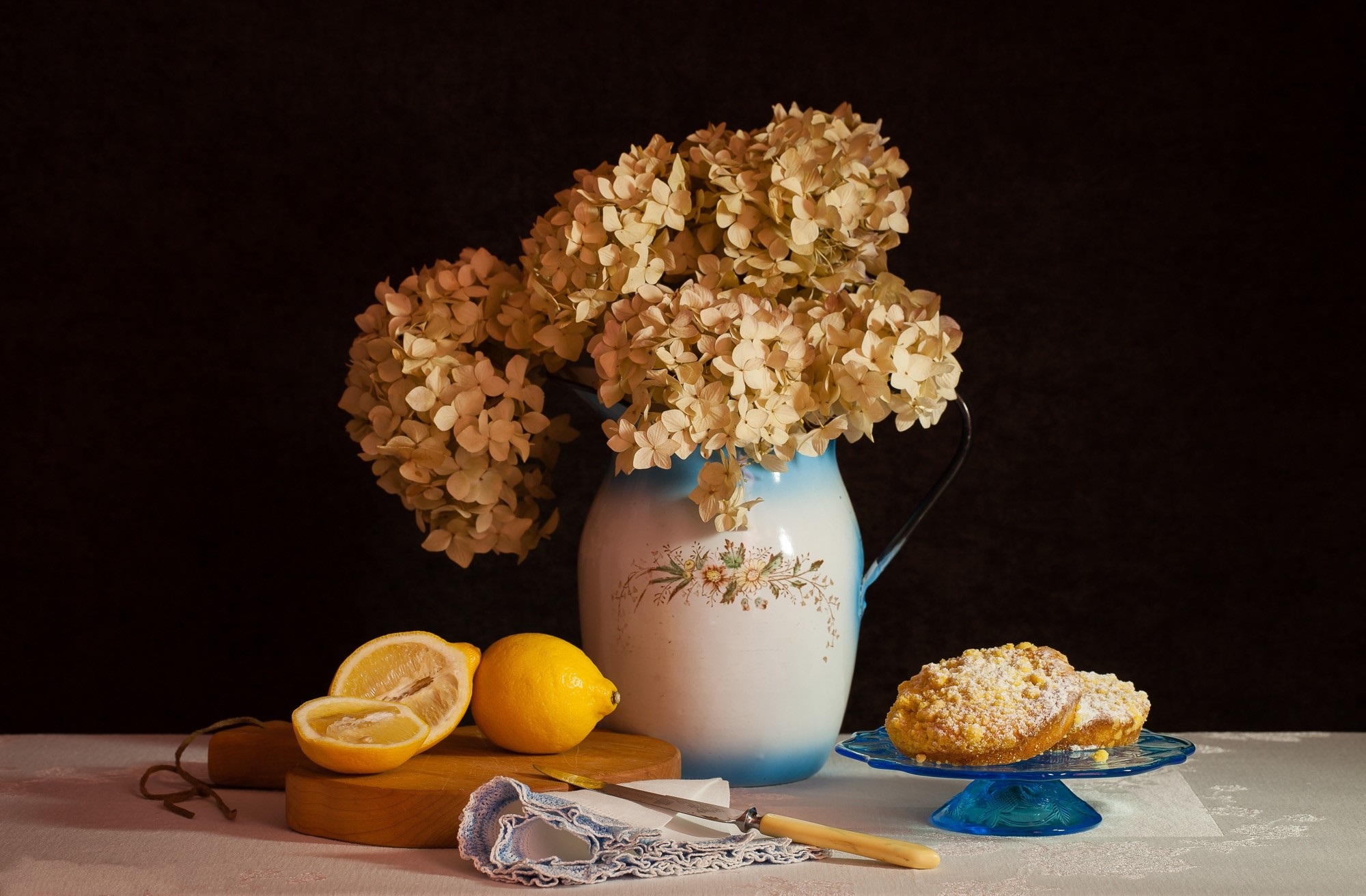 Laden Sie das Blume, Kuchen, Zitrone, Vase, Fotografie, Messer, Stillleben-Bild kostenlos auf Ihren PC-Desktop herunter
