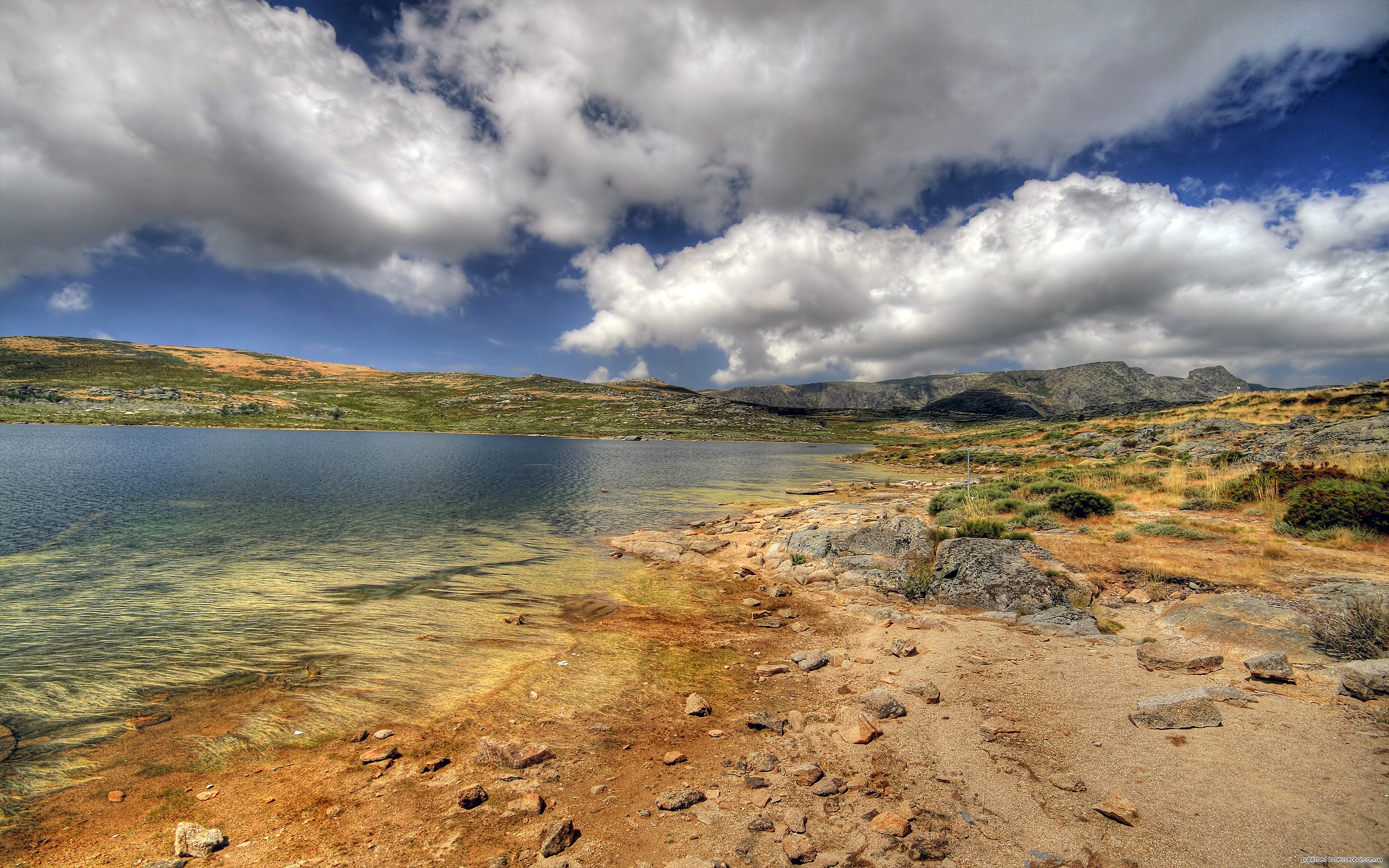 1077526 descargar imagen lago, tierra/naturaleza, desierto, nube, paisaje, montaña, cielo: fondos de pantalla y protectores de pantalla gratis
