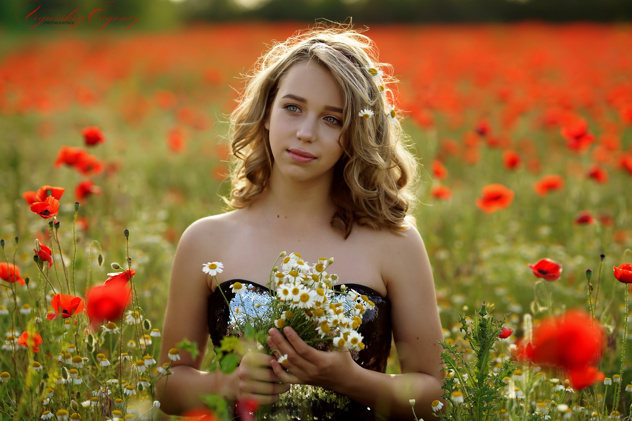 Download mobile wallpaper Summer, Flower, Blonde, Poppy, Model, Women, Red Flower, Depth Of Field for free.